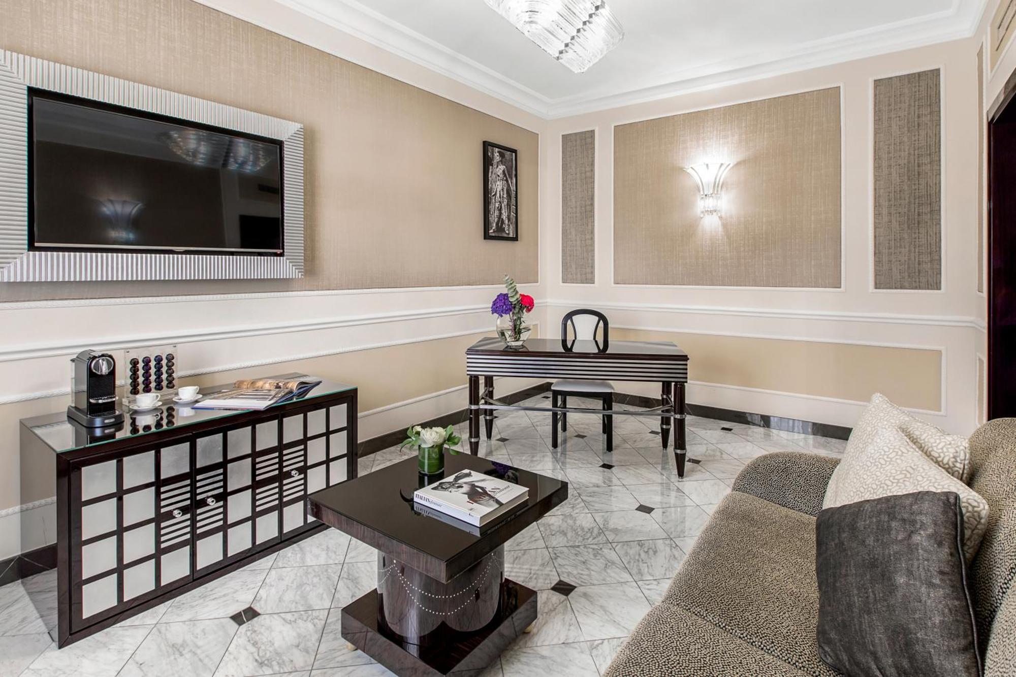 Baglioni Regina - The Leading Of The World Roma