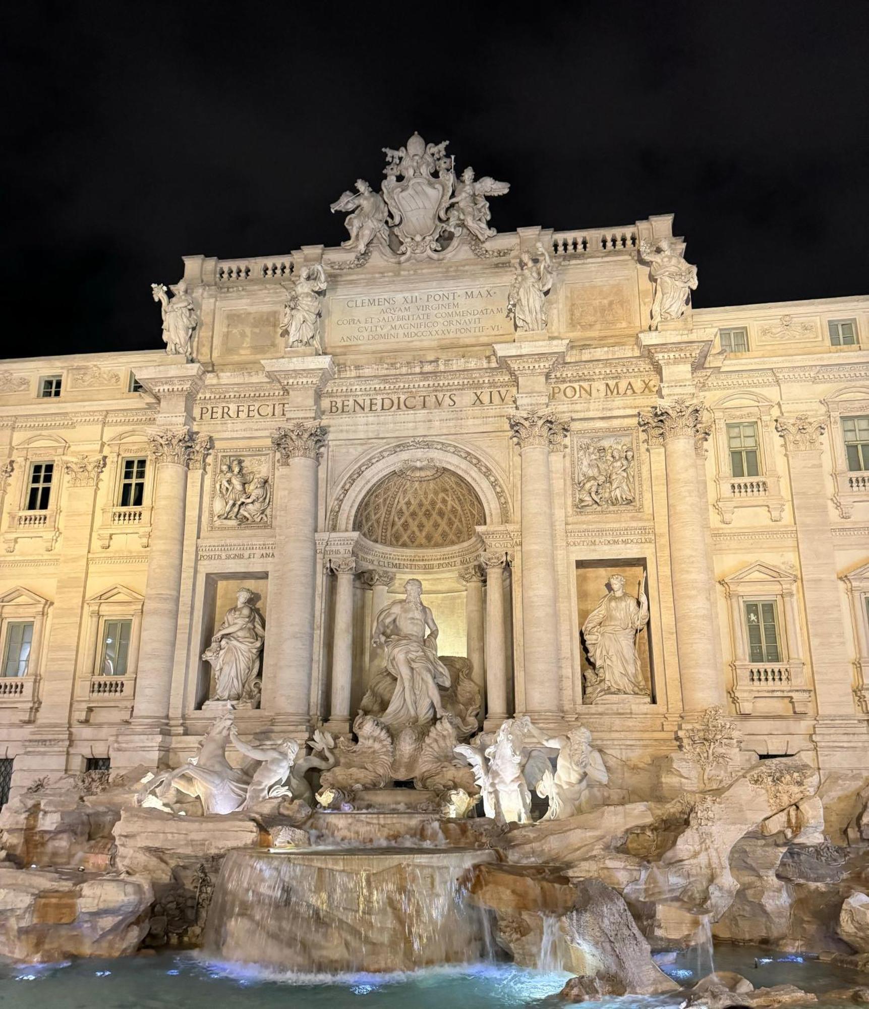 Alojamento de Acomodação e Pequeno-almoço Tritone Luxury Fontana Di Trevi