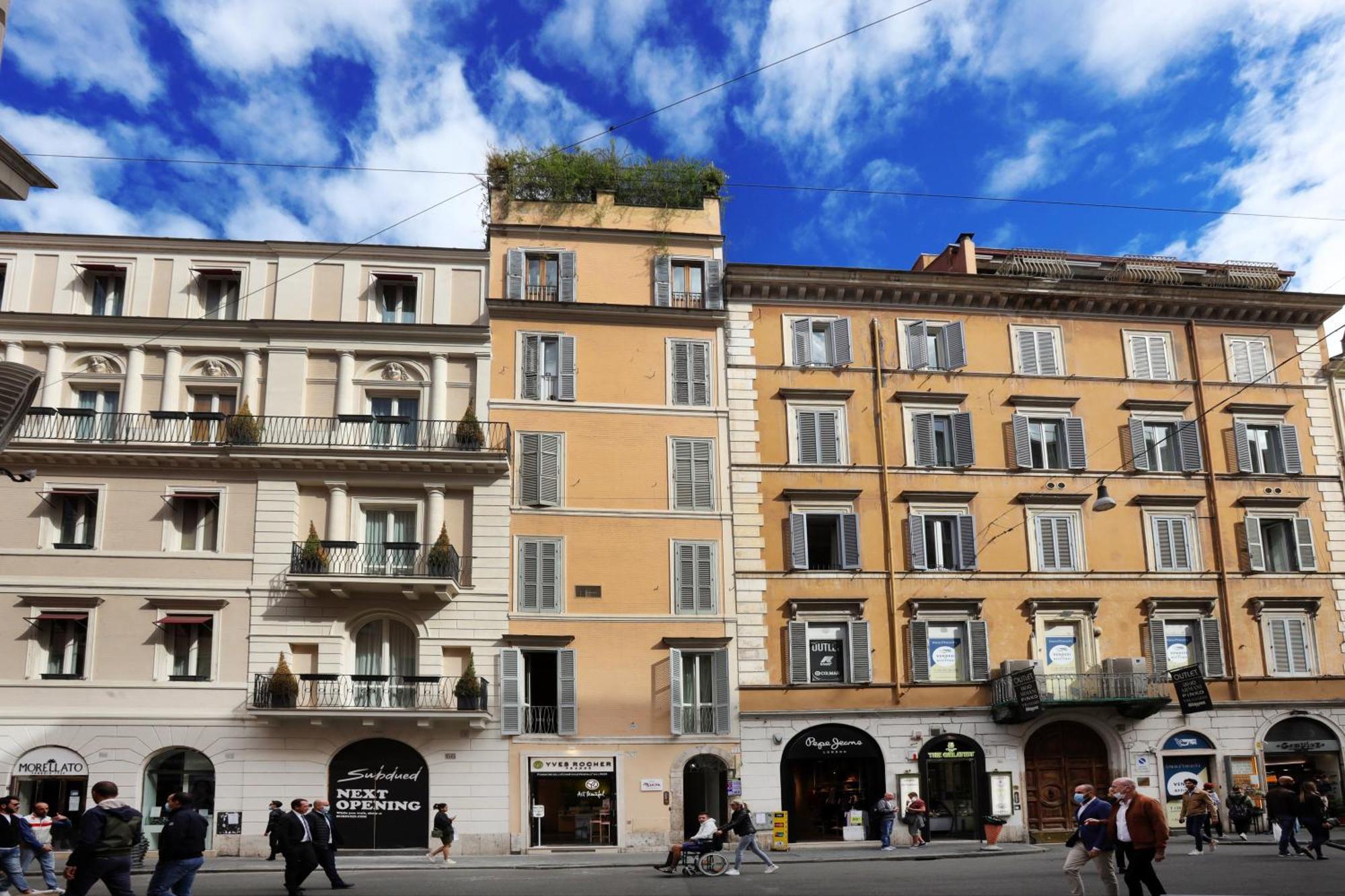 Nsm 71viadelcorso Con Terrazzo Rome