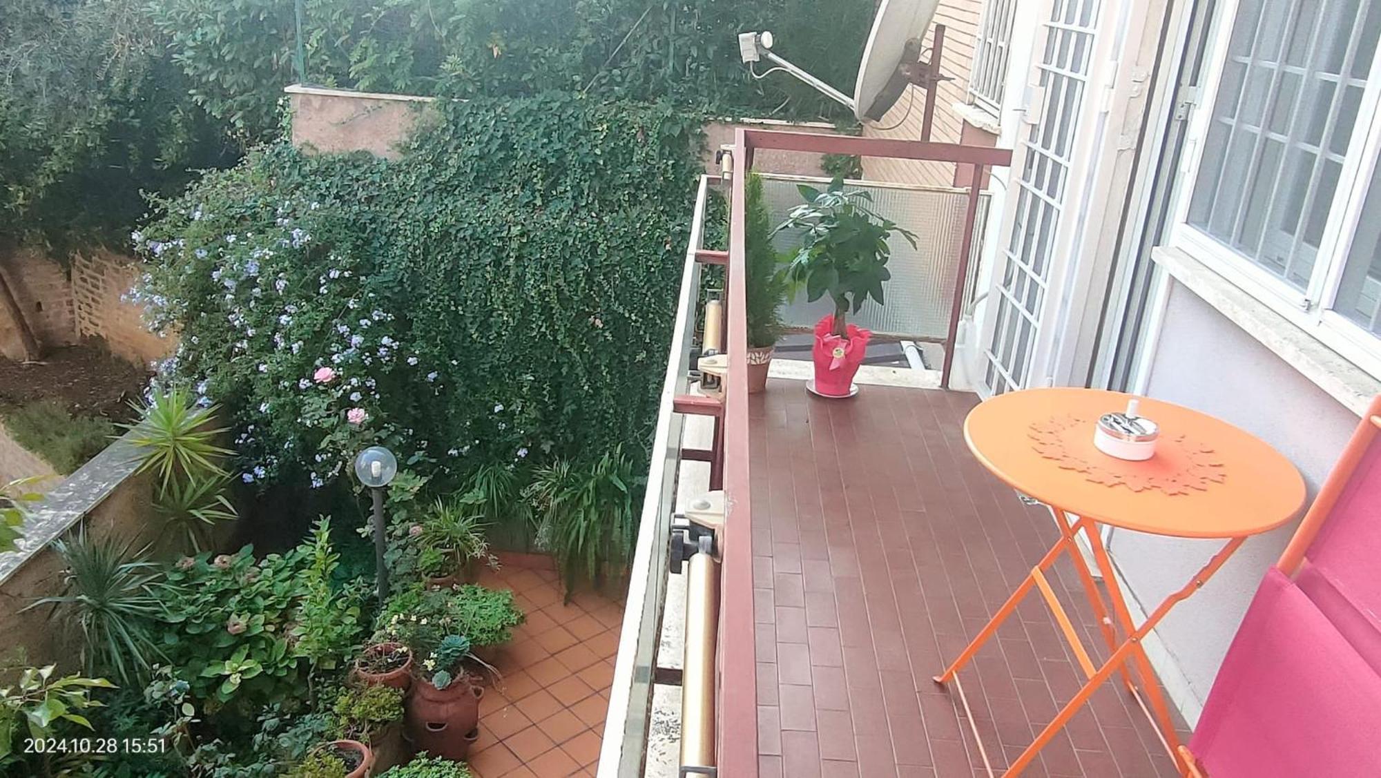 White Living R-home Apartamento Roma