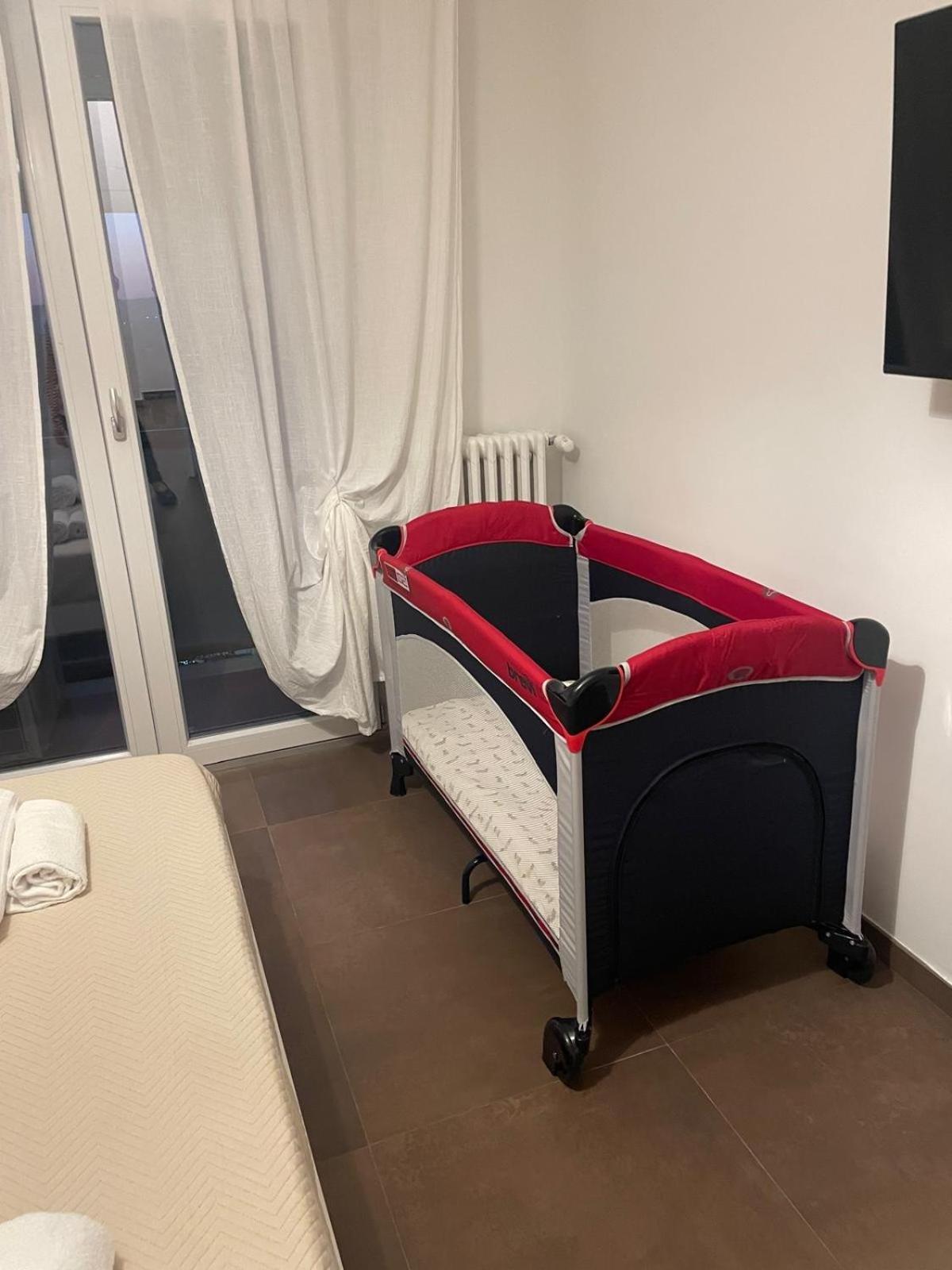 Stepahouse Zona San Paolo Elegante Bilocale A 2 Minuti Dalla Metro B Rom