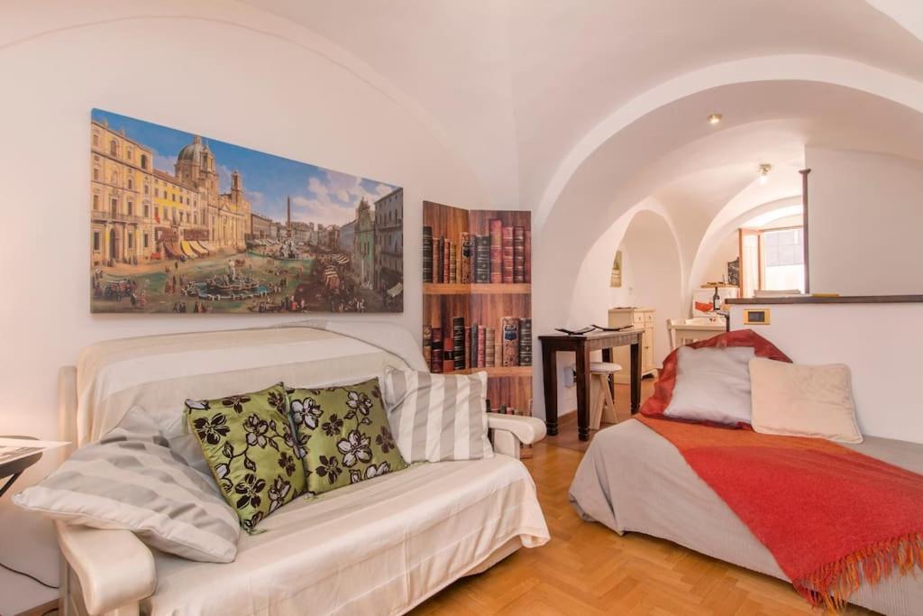 Palazzo Scapucci A Navona Roma