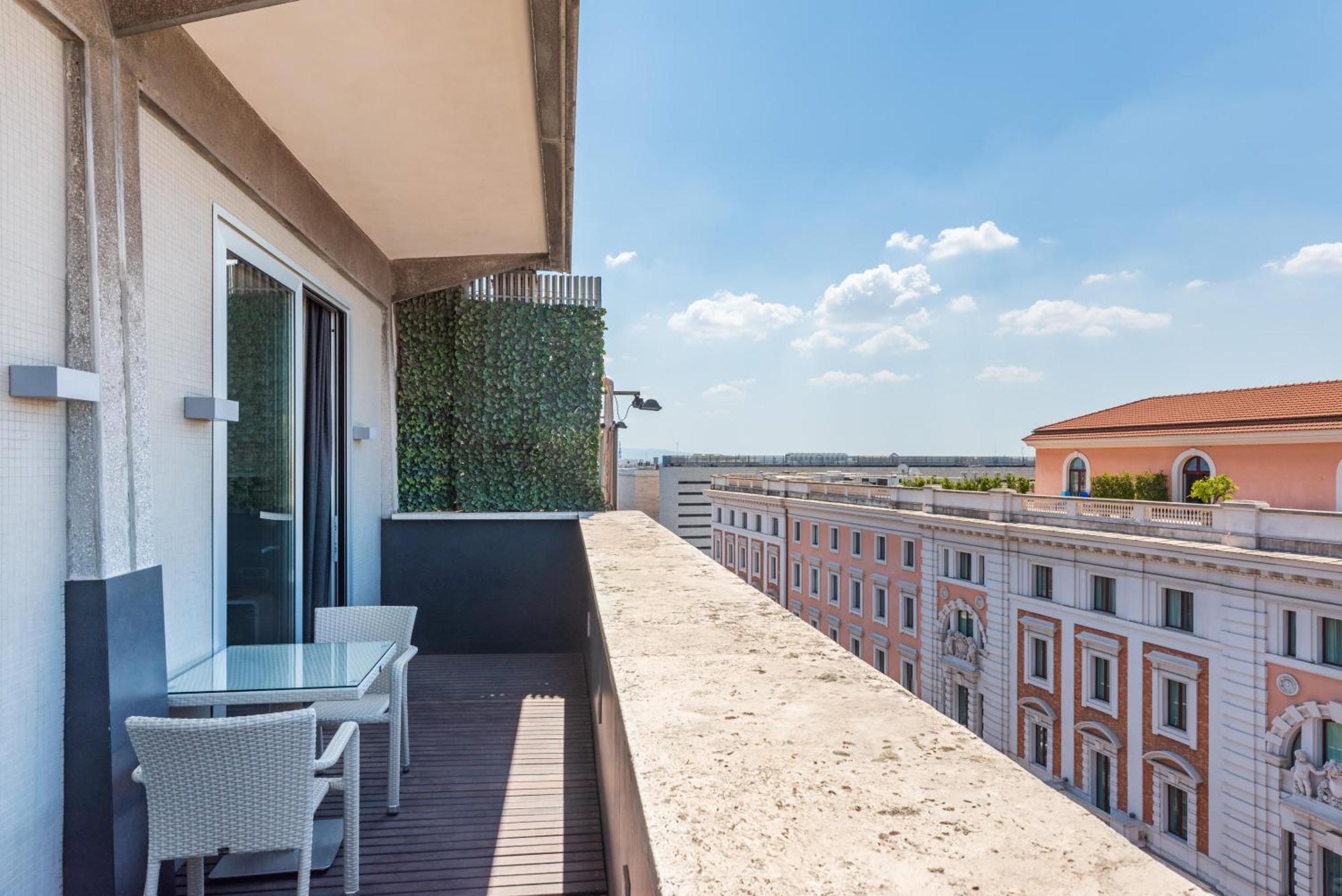 Western Premier Royal Santina Rome