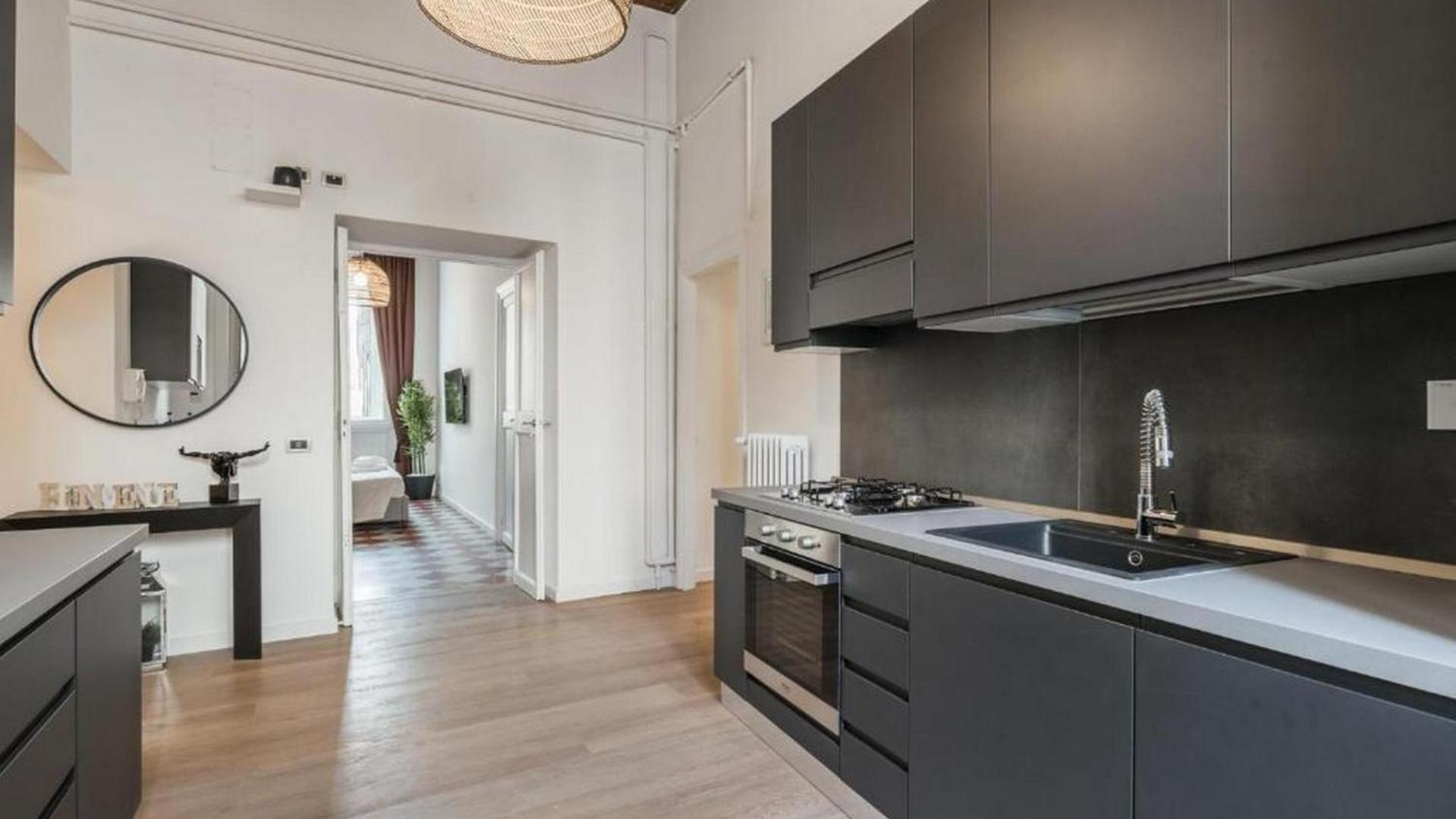 6bdr Stylish In The Lovely Rome- If You Want To Book, Please Contact On Wh-ats-app - 0034-635-518-216 !!!! Roma