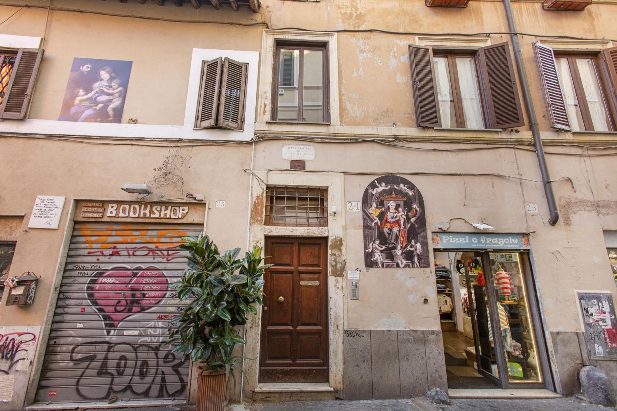 Happy Trastevere In Rom