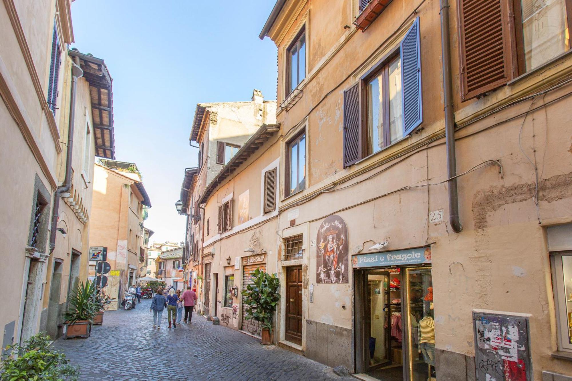 Apartment Happy Trastevere In Rom
