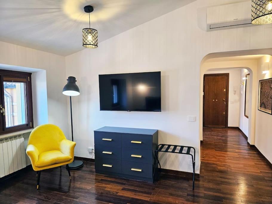 Gabri 19 - Elegant Escape In Piazzale Flaminio