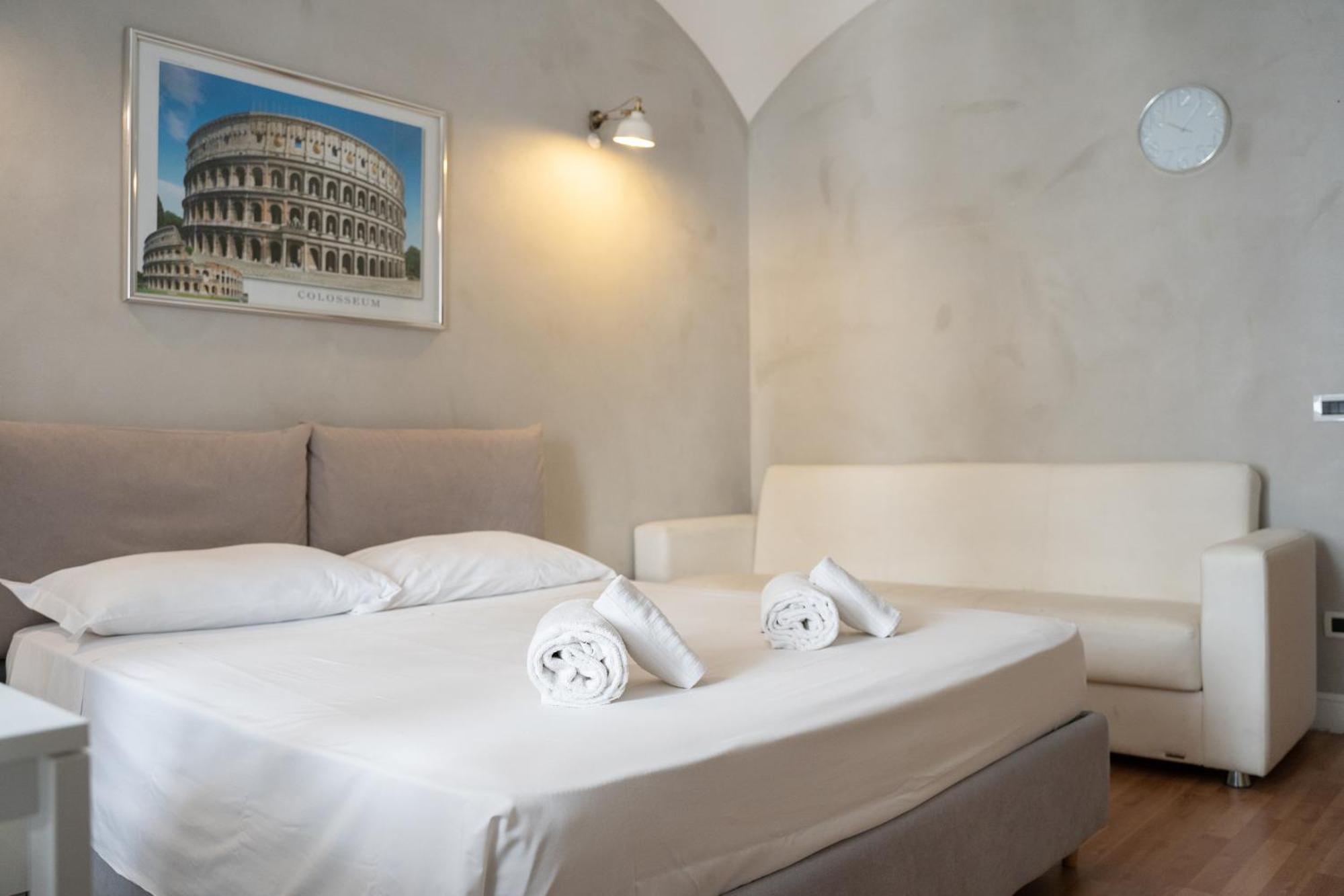 Key San Giovanni * Rom