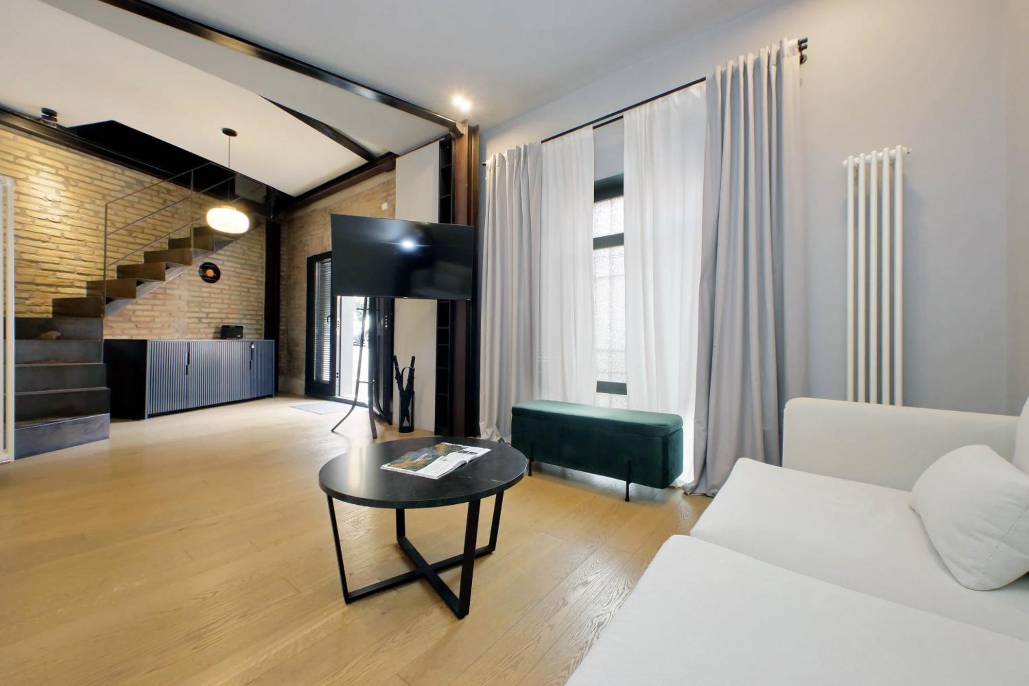 Appartamento Homely Loft Beltrami 500 Mt From Piramide Roma