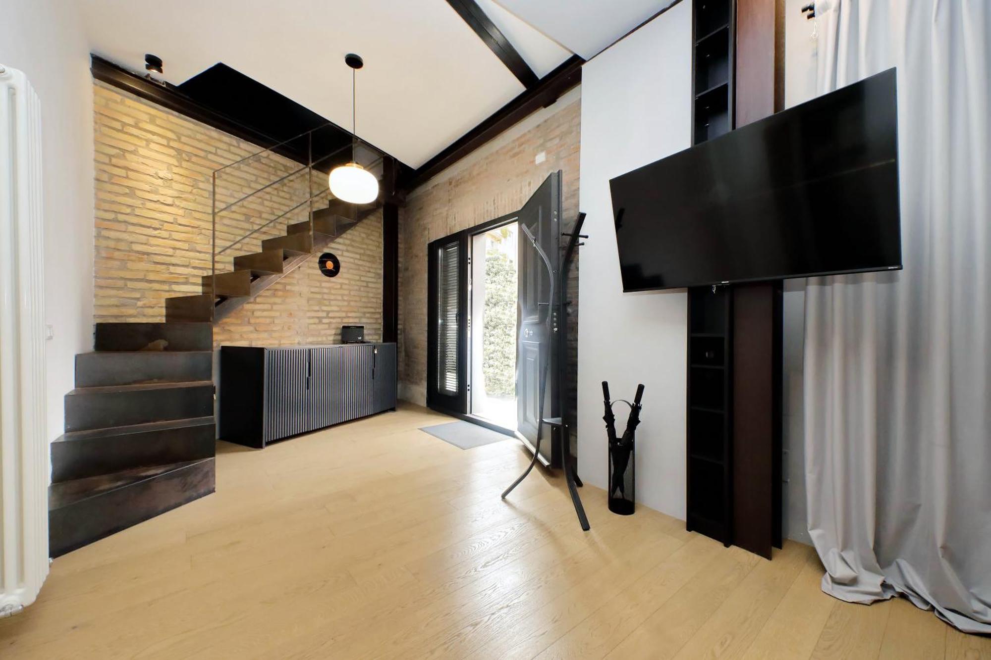 Homely Loft Beltrami 500 Mt From Piramide Appartamento Roma