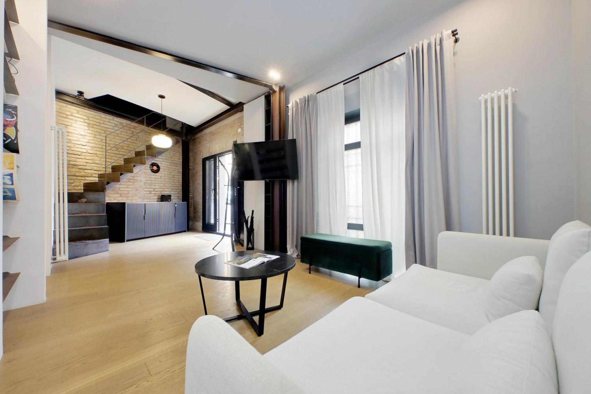 Homely Loft Beltrami 500 Mt From Piramide Appartamento