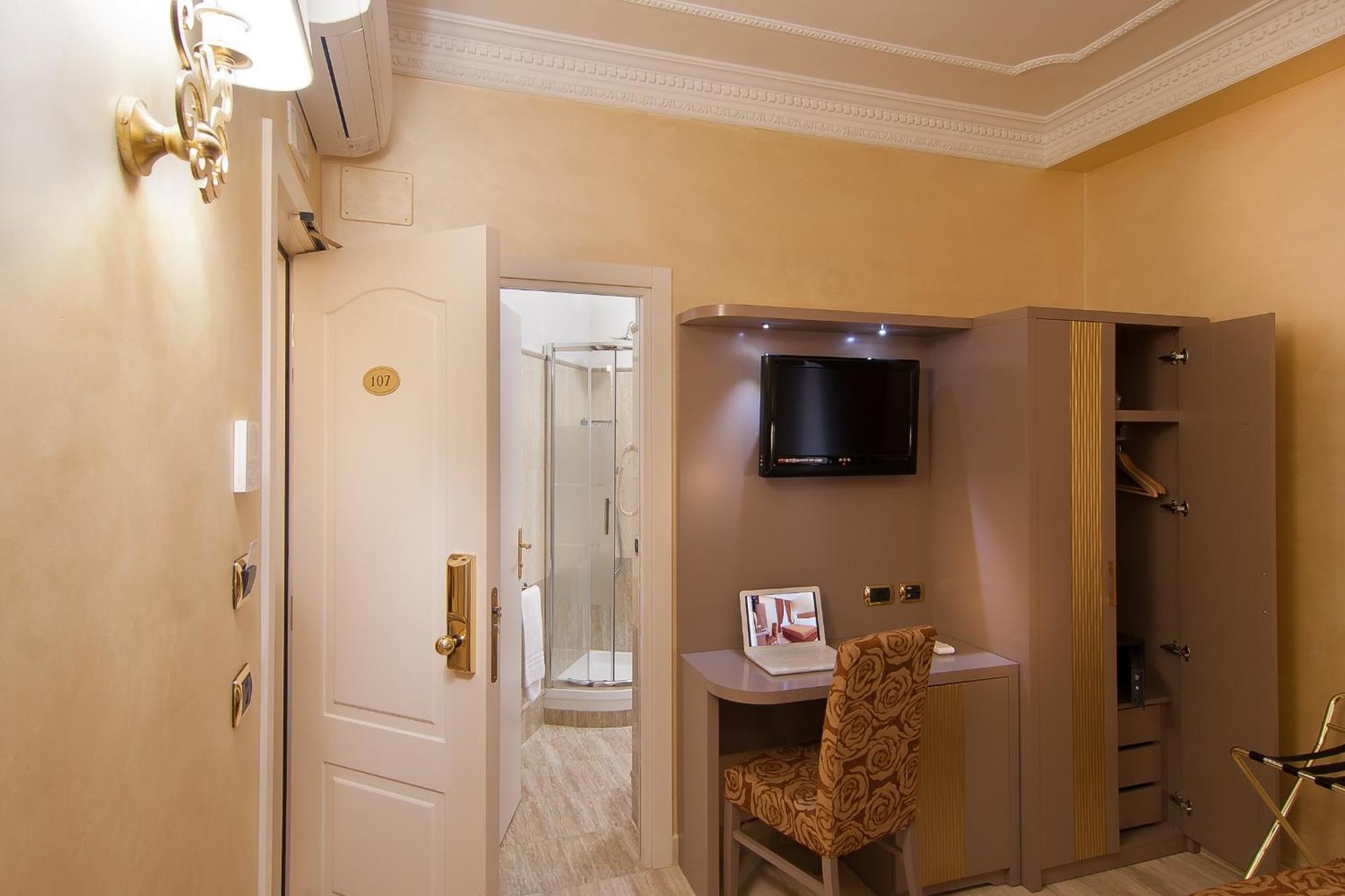 Hotel Fellini Roma