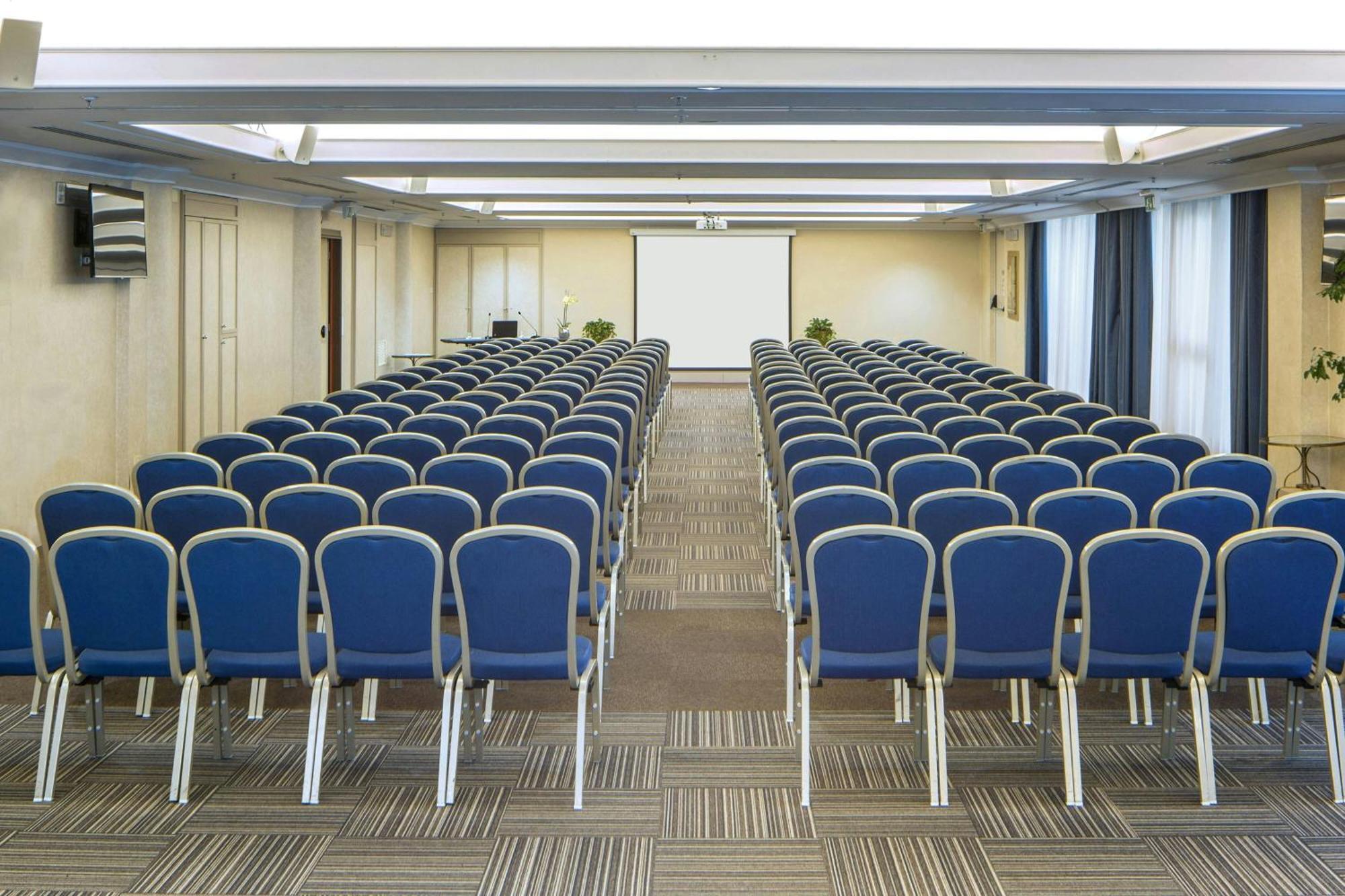 Hotel Courtyard By Marriott Park Roma