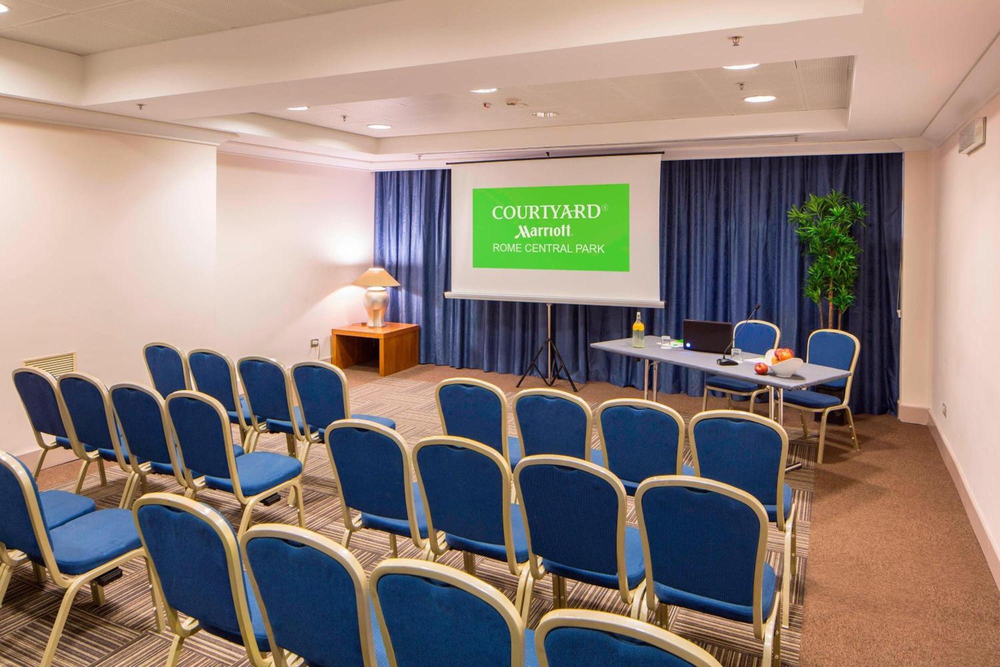Courtyard By Marriott Park Hotel 4*