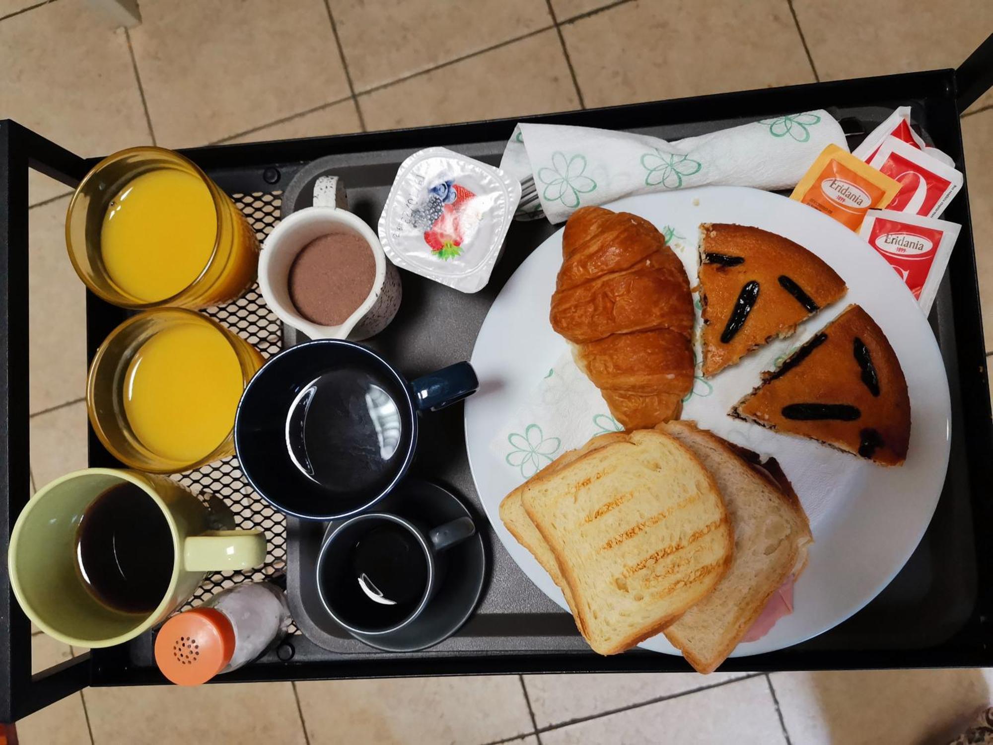 Bed and breakfast 103 *