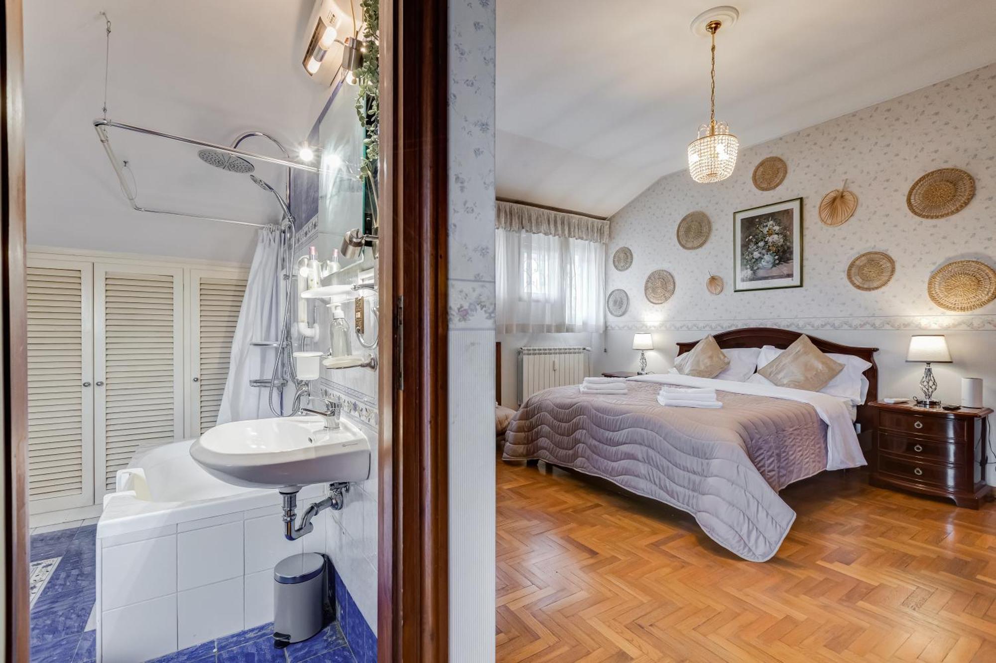 The Elegant Penthouse - Ampio Attico Con Posto Auto Roma