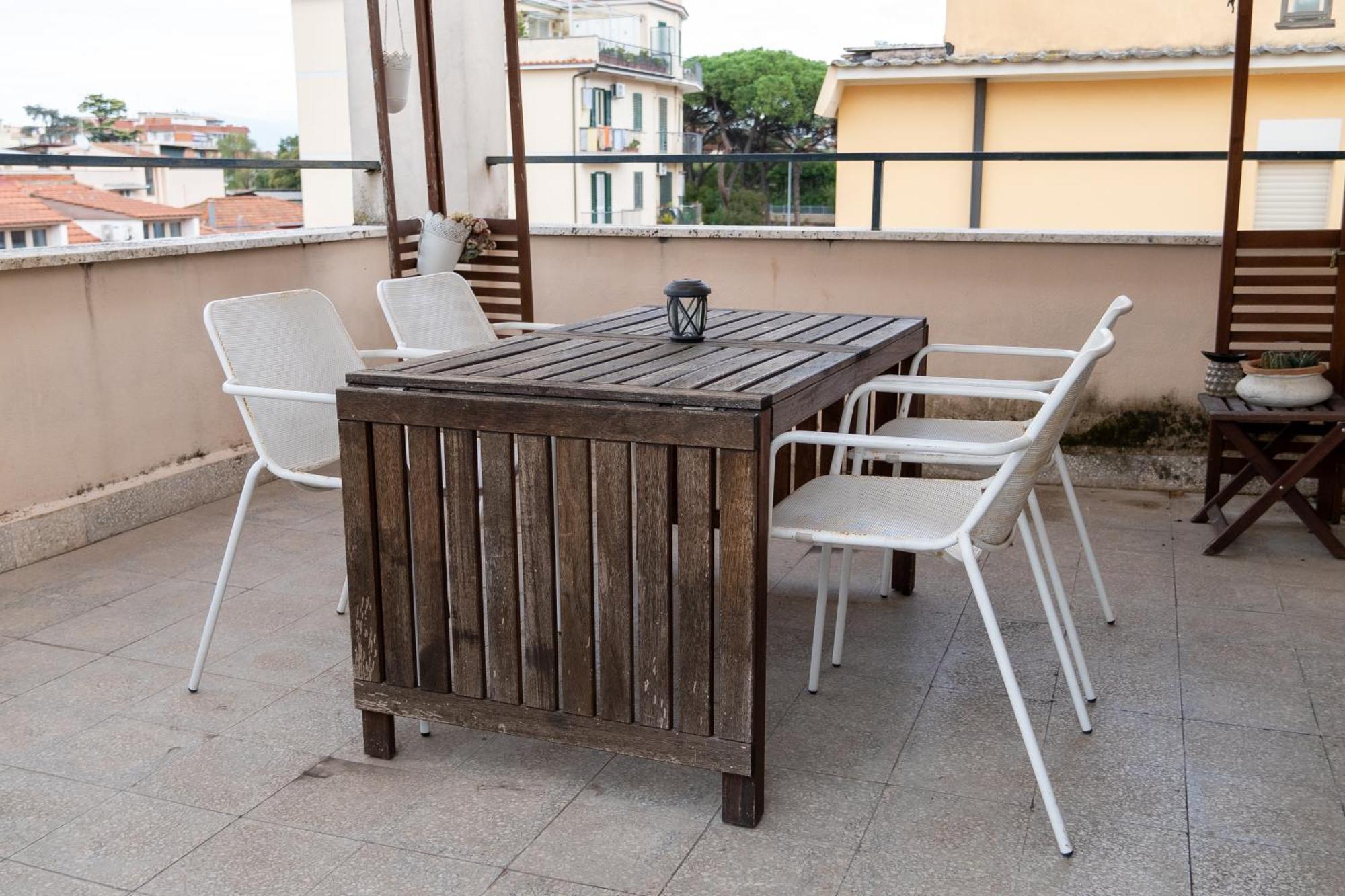 Stanza Con Bagno Privato In Attico * Roma
