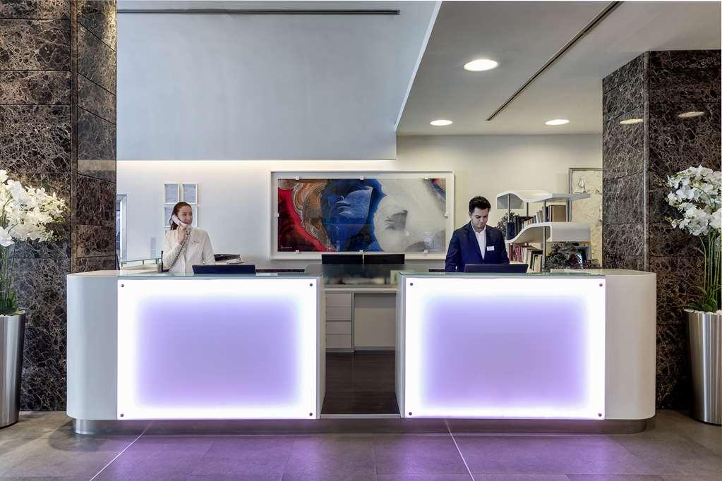 Western Premier Royal Santina Hotel