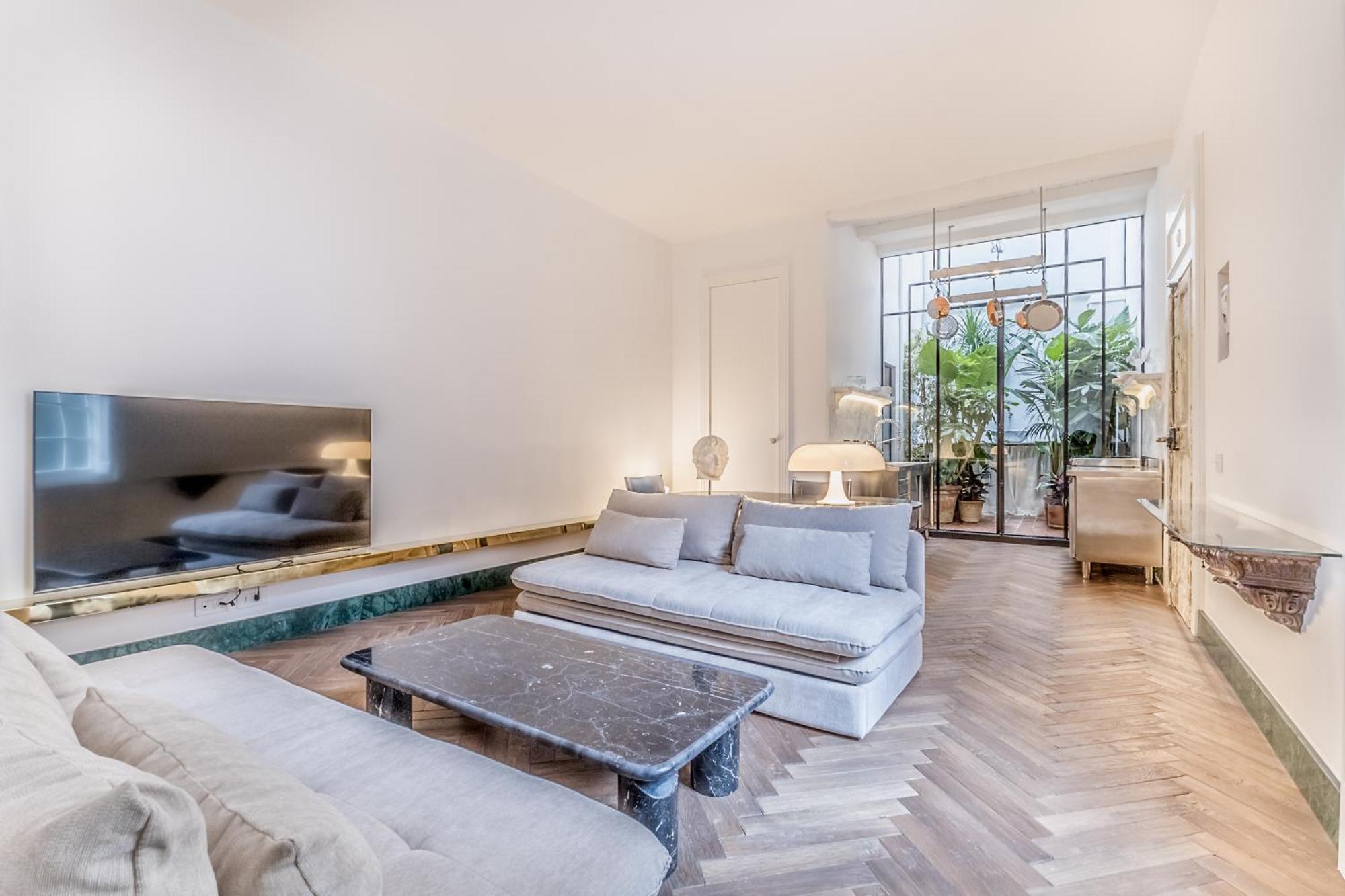 Eva Loft *