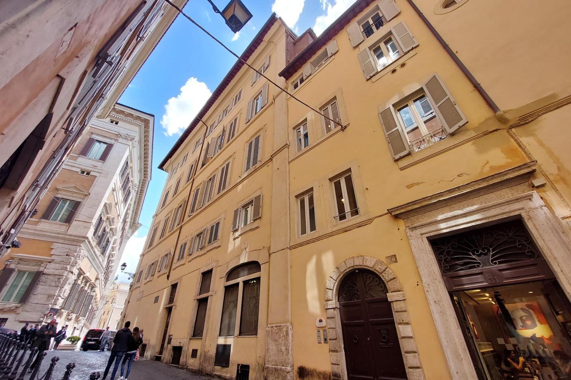 Pantheon With Secret Terrace