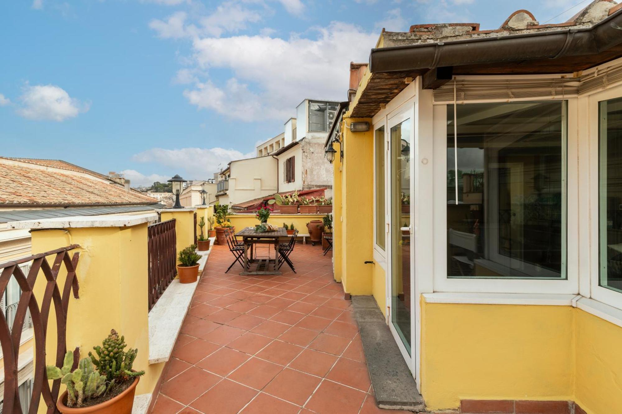 Apartment Trevi Charming Penthouse