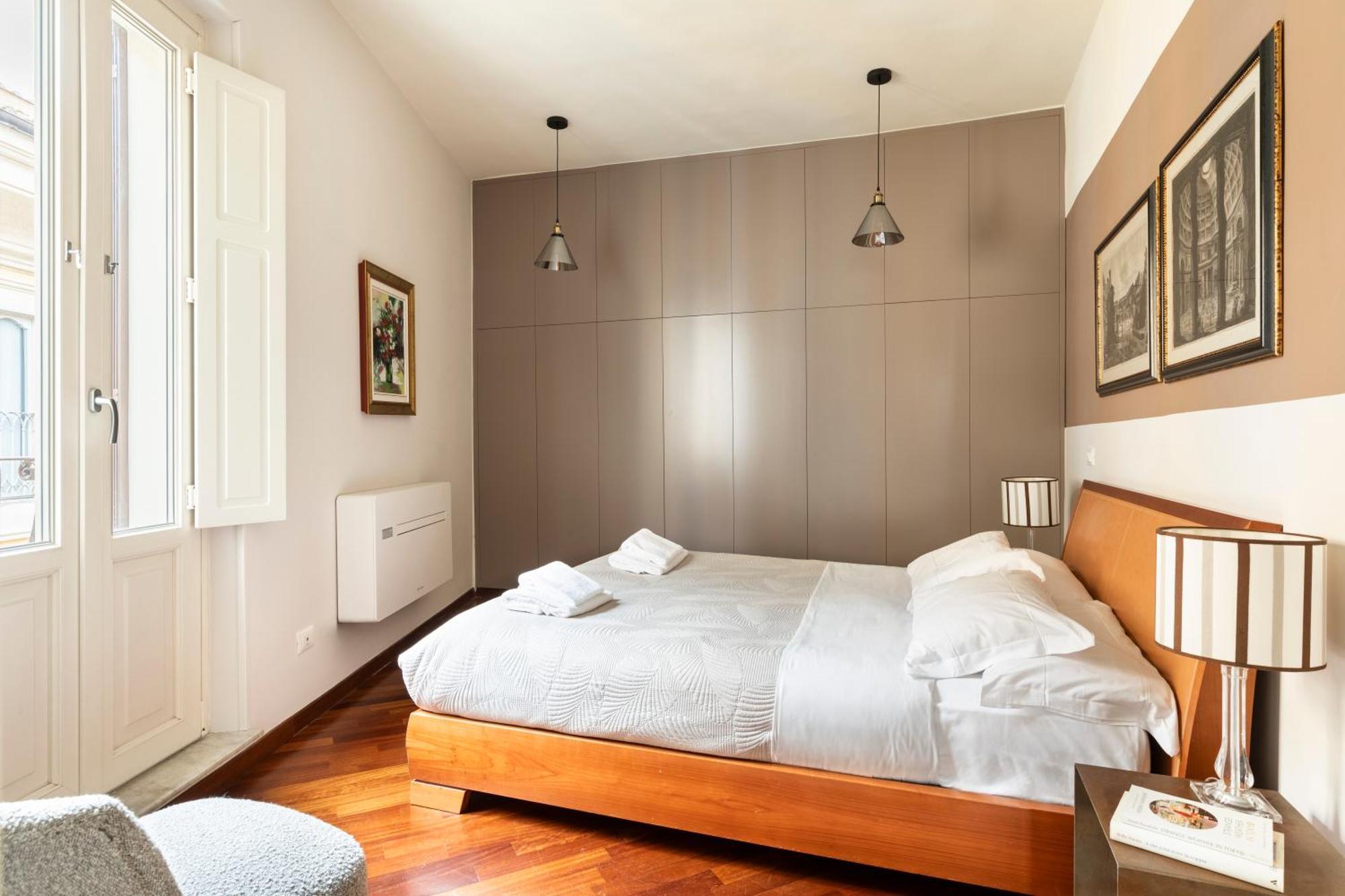 Trevi Charming Penthouse Apartment