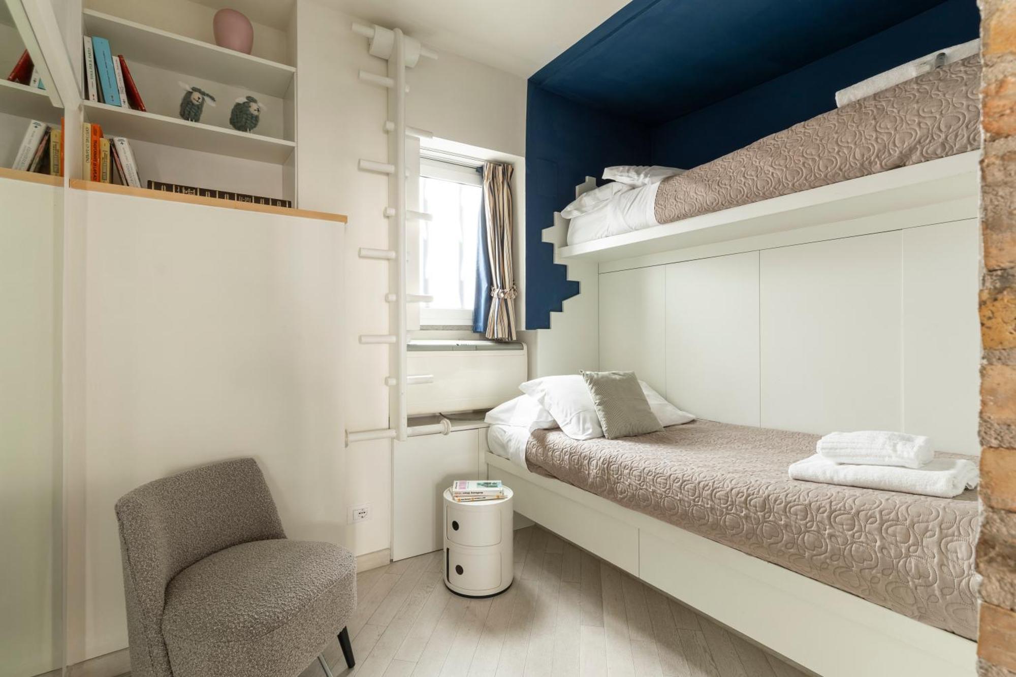 Trevi Charming Penthouse Apartment Rom