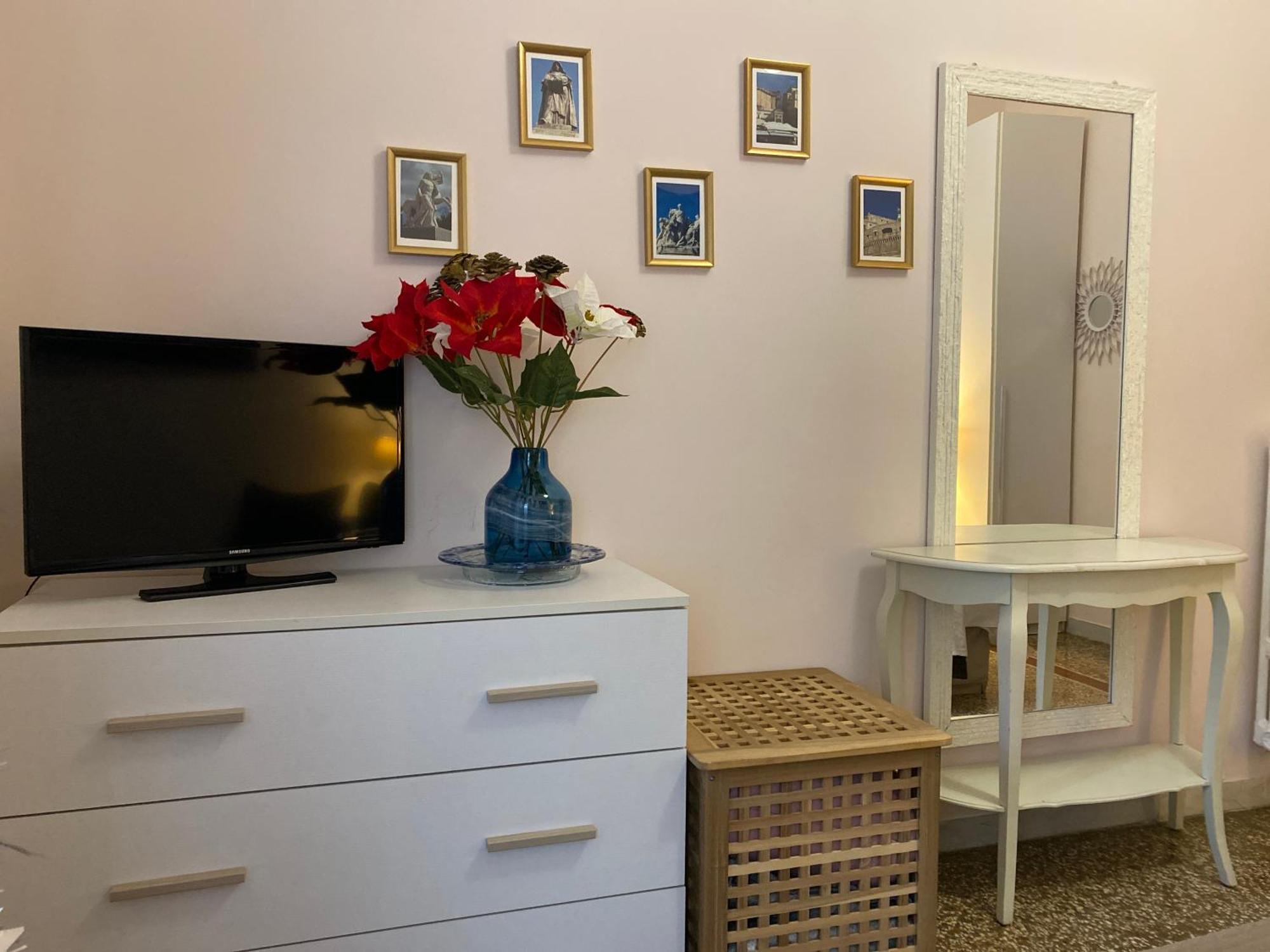 Emi House San Giovanni , Intero - 80 Mq * Roma