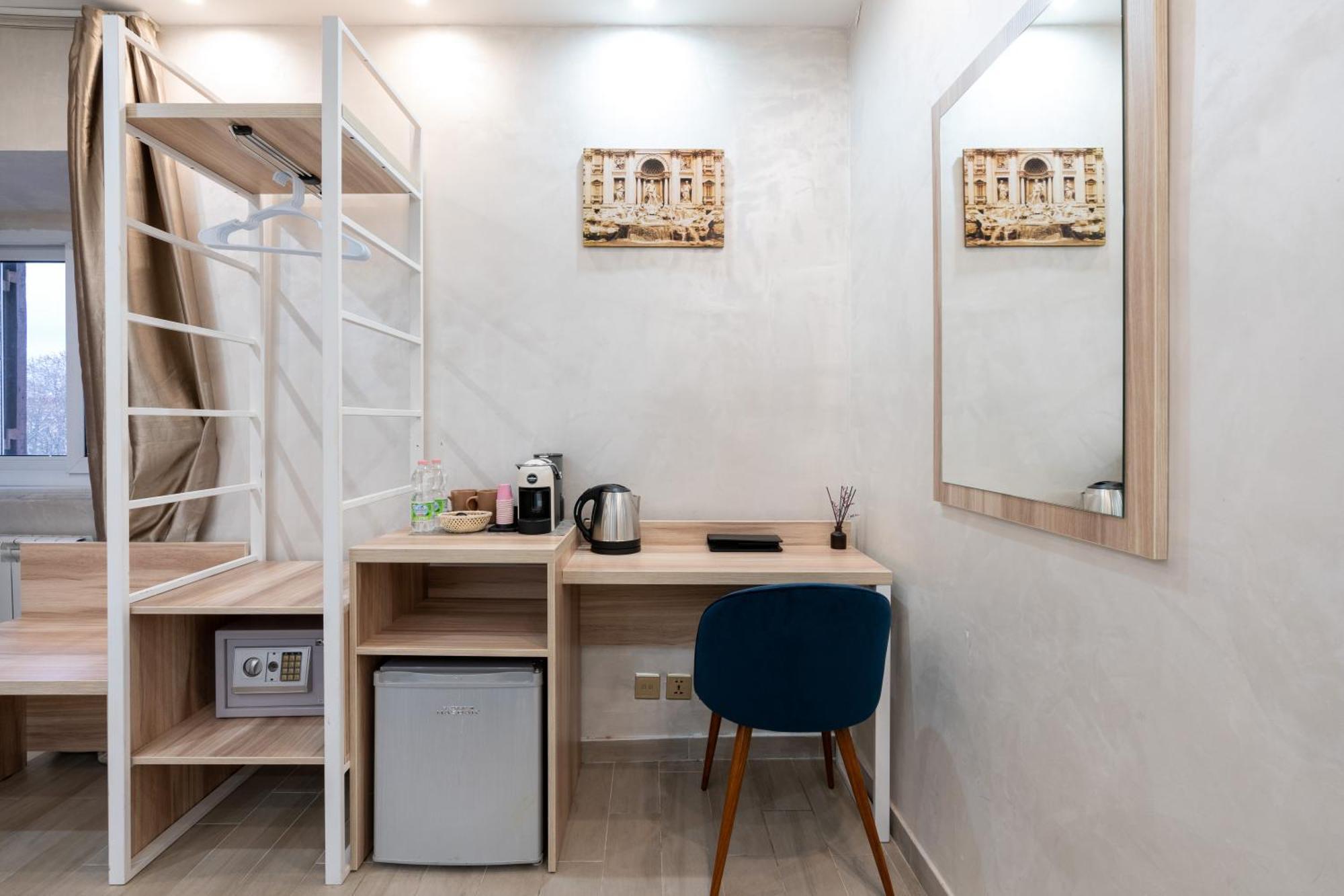 Leone D'oro - Close To Piazza Vittorio Gjestgiverier 2*