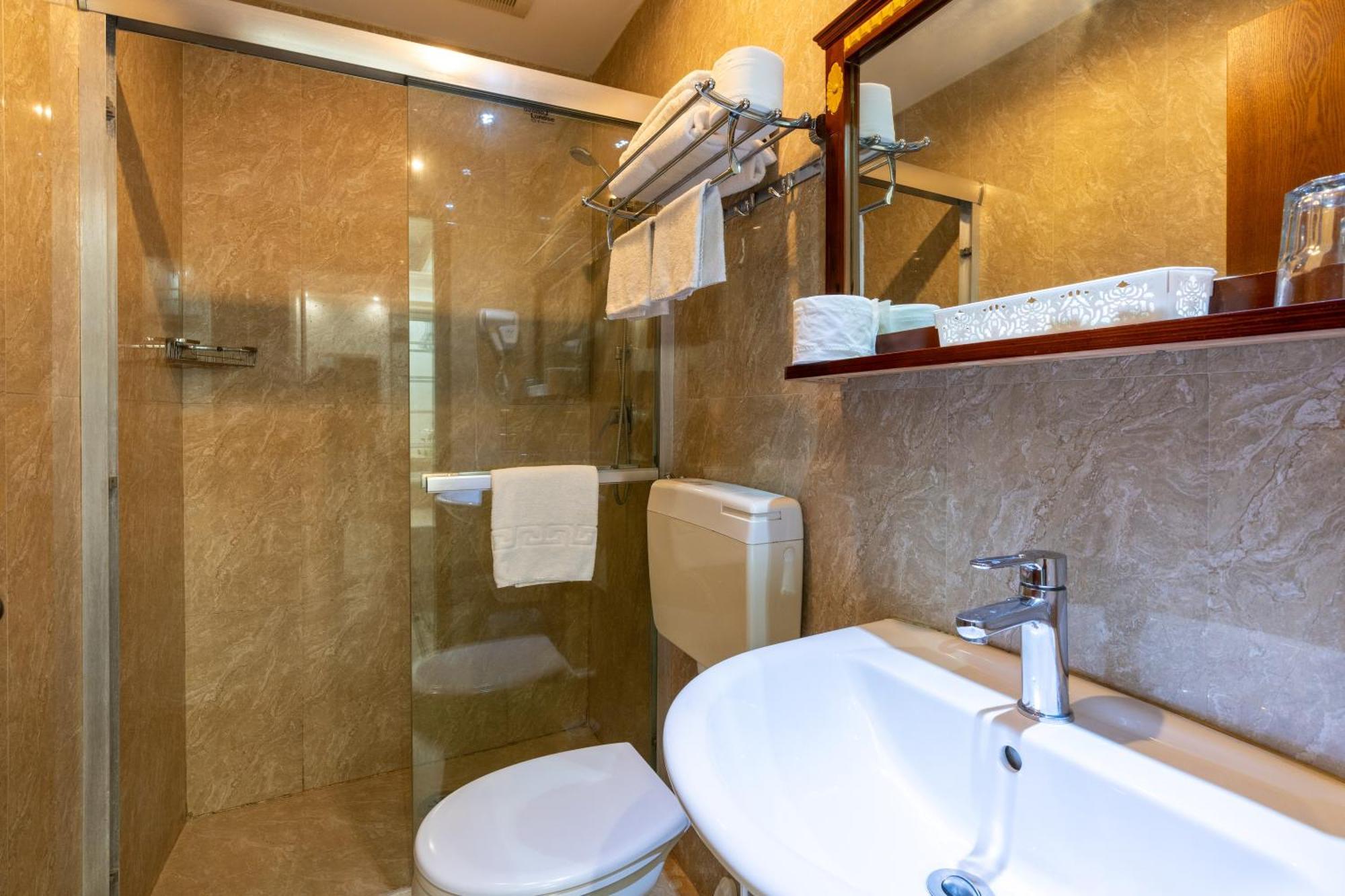 Leone D'oro - Close To Piazza Vittorio