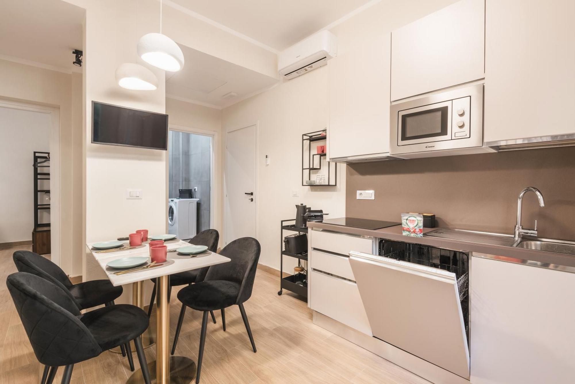 C1 Class Apartments, 2 Delux, Max 6 Persone Distante 15 Minuti A Piedi Da Fontana Di Trevi Roma