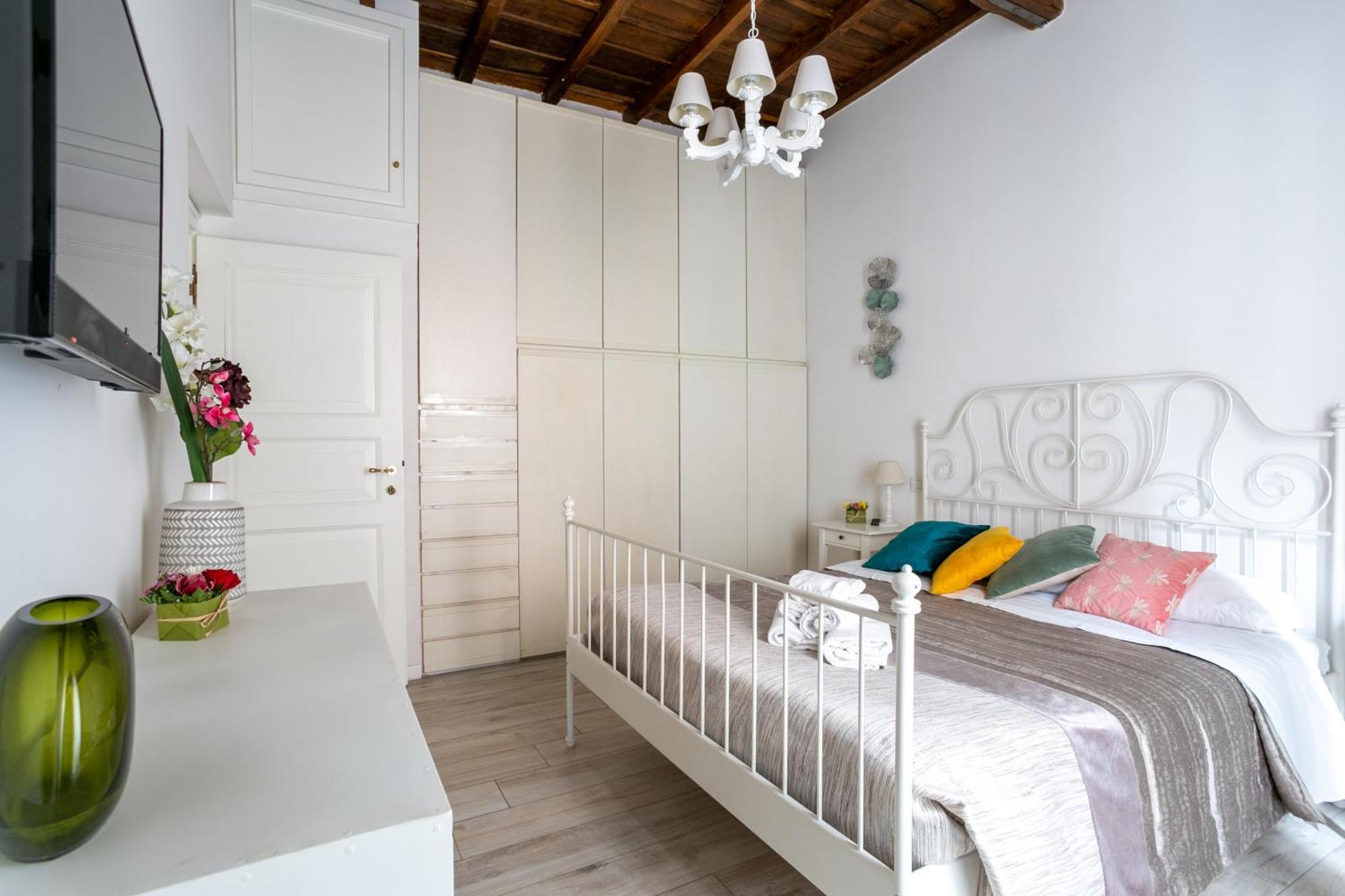 Alice's Corner At Borgo Rome