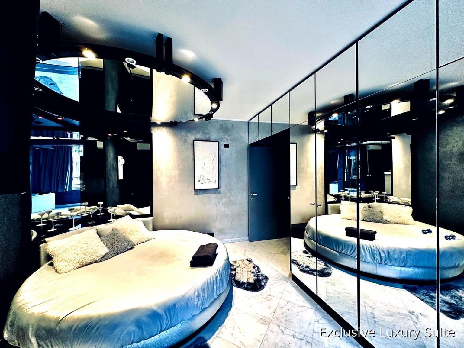 Luxury With And Free Parking *