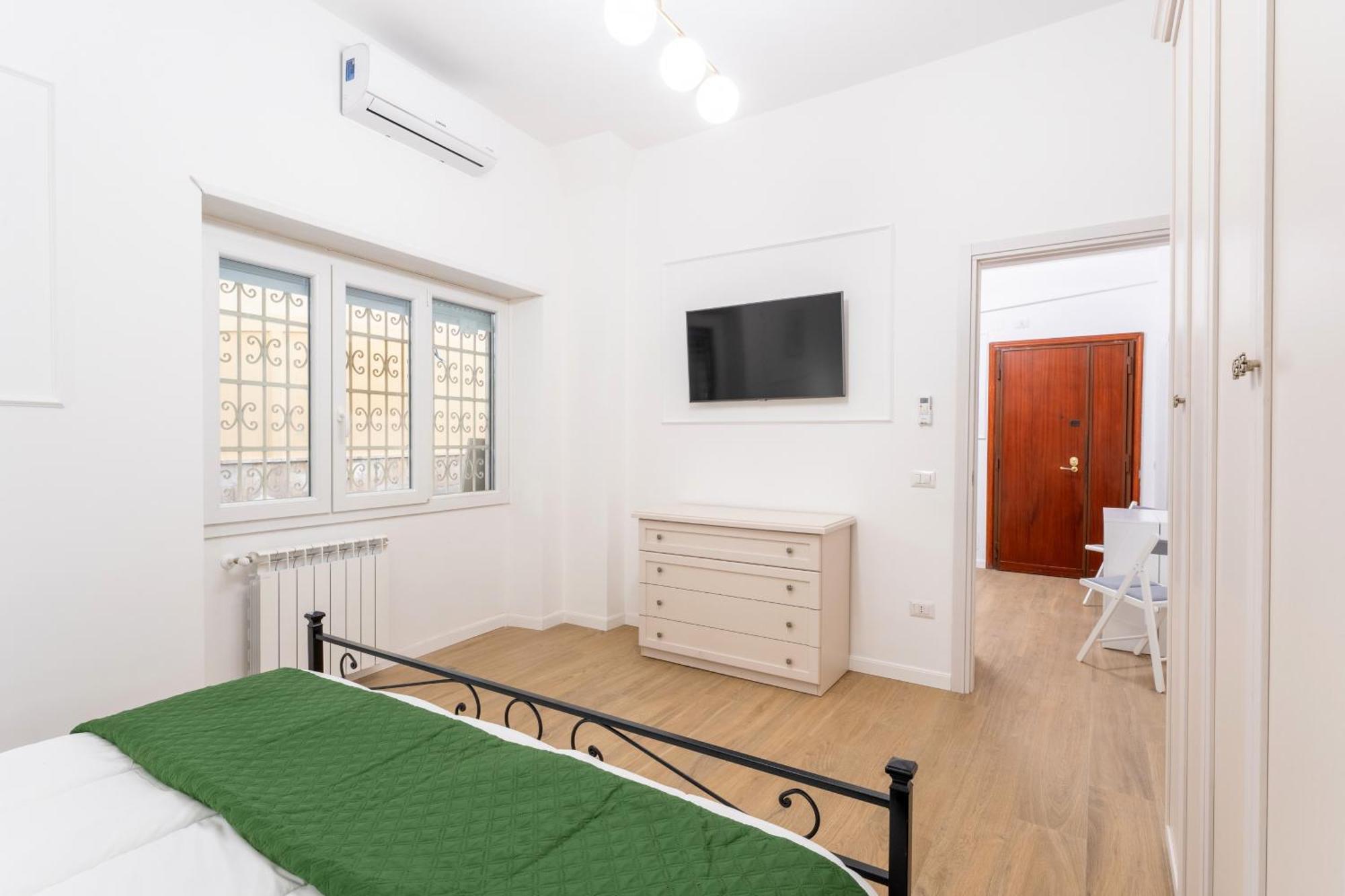 Emerald Suite, Elegant Flat In San Giovanni Area Roma