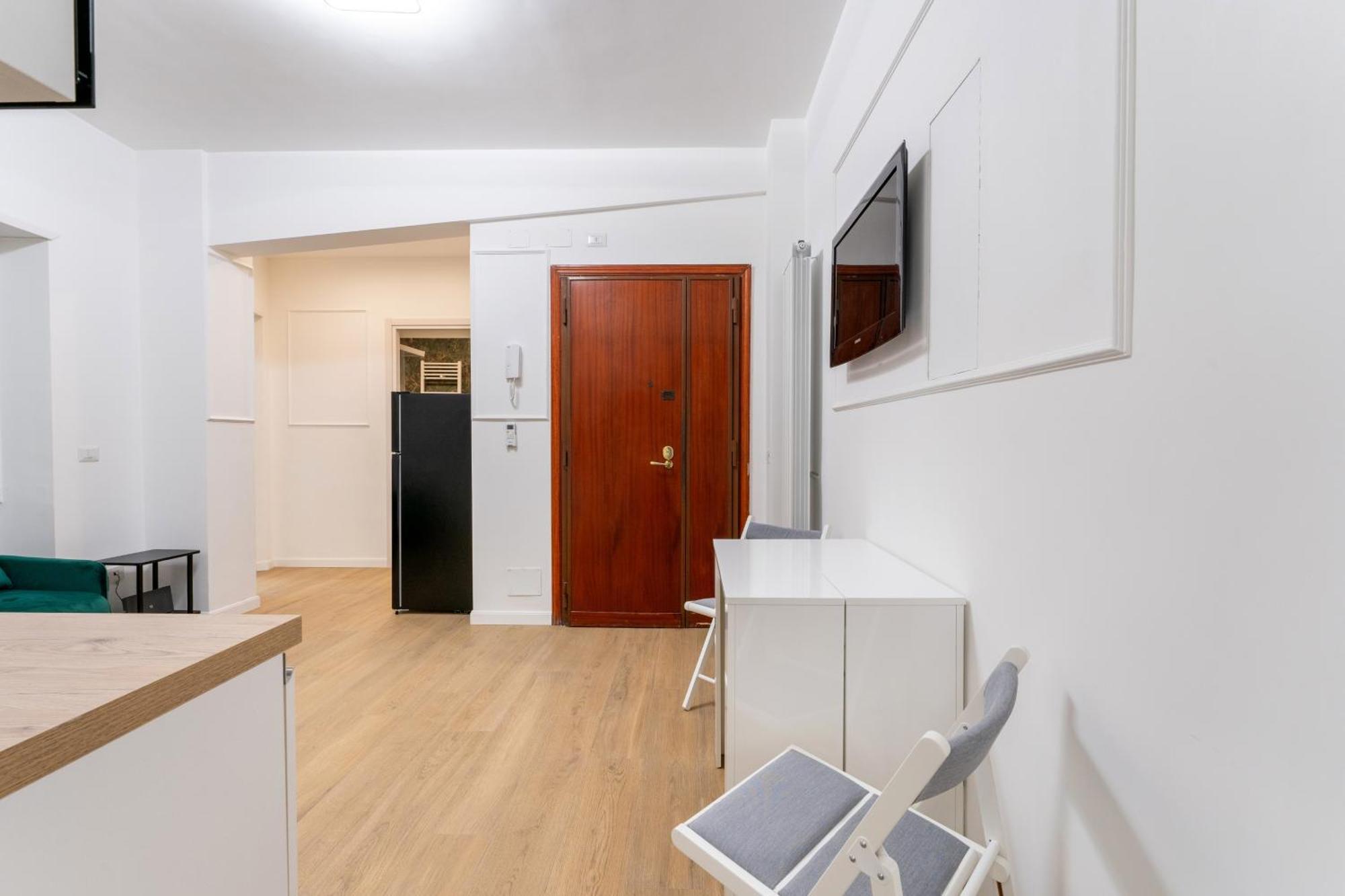 Emerald Suite, Elegant Flat In San Giovanni Area * Roma