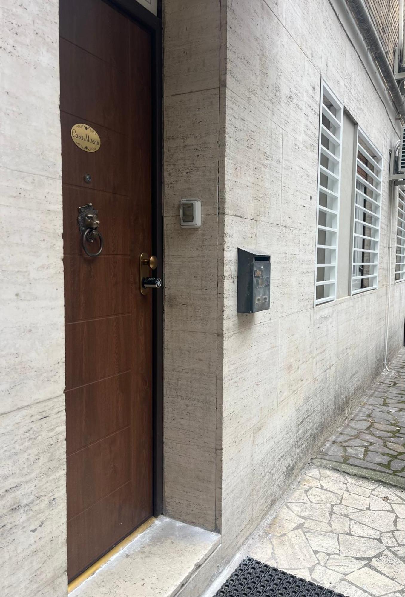 Casa Miseno, Independent Near Metro B Appartamento Roma