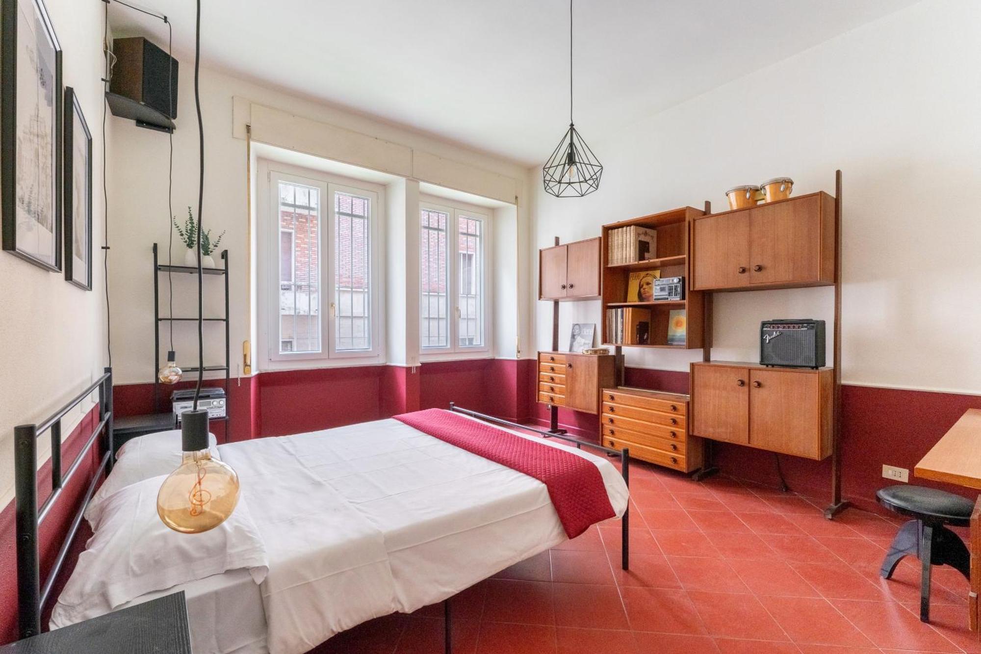 Apartamento Maroon Flat Colosseo, 800 Mt From Amphitheater Roma