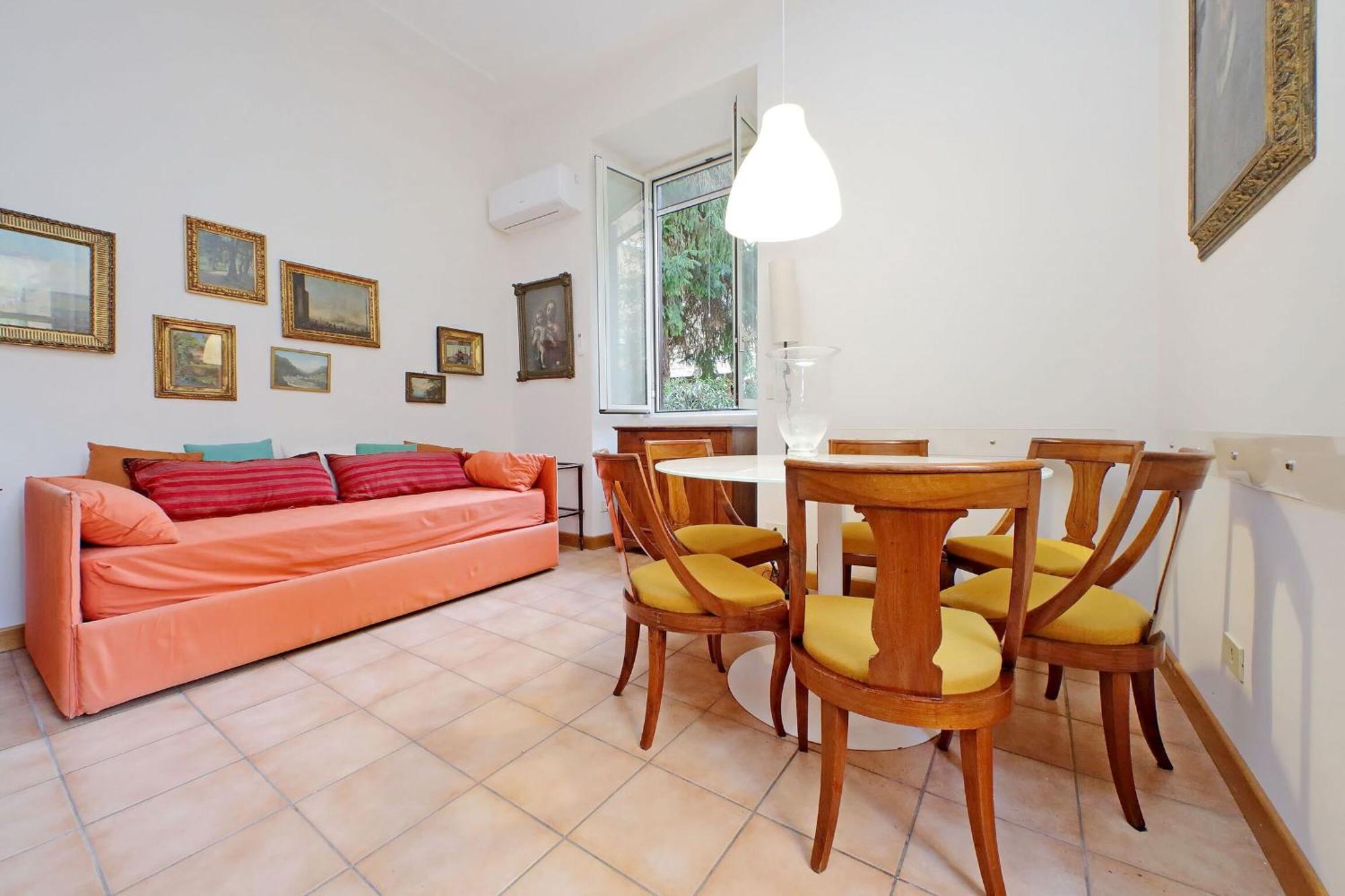 Clodia Apartment *