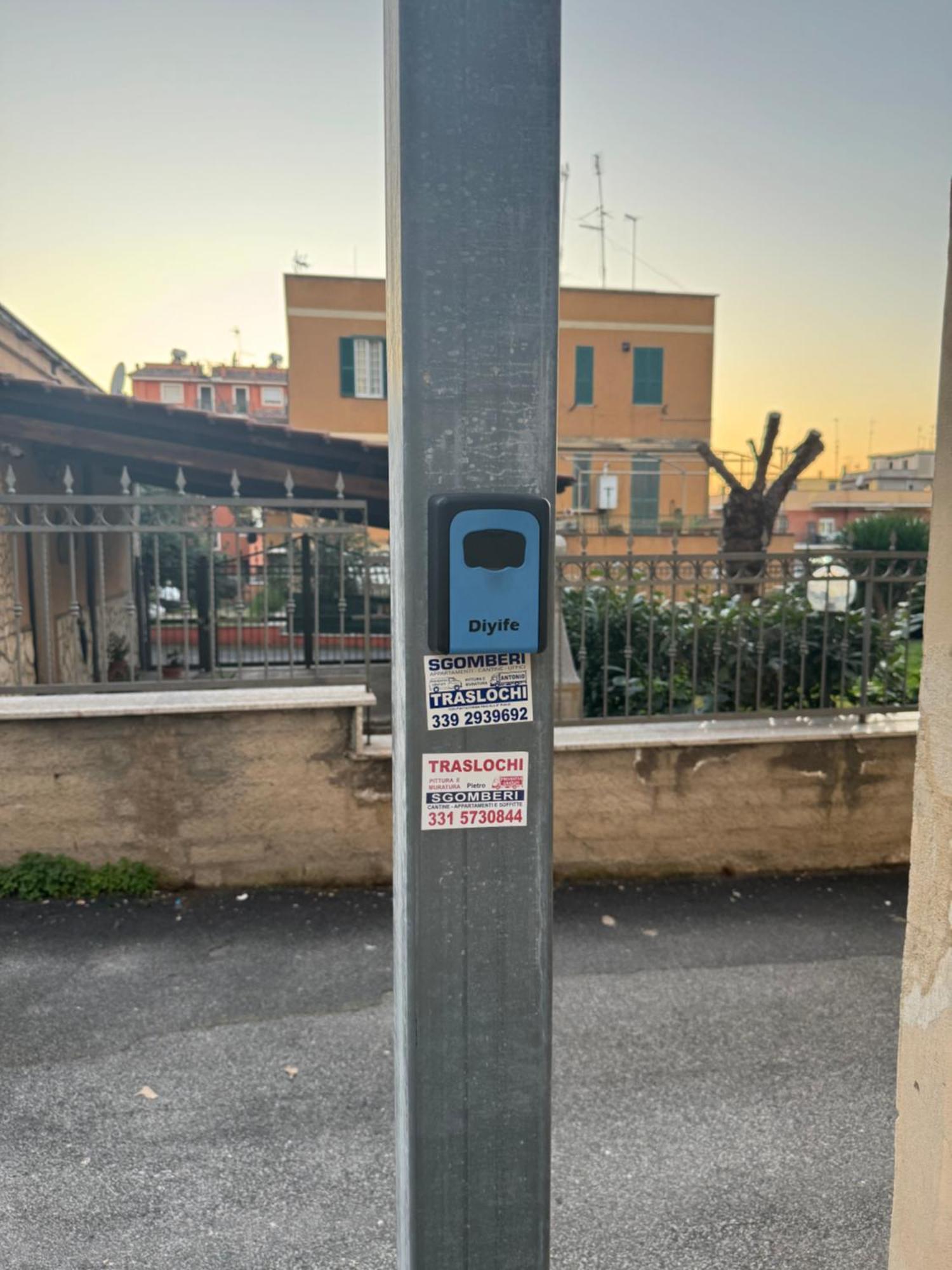 Stanza Con Bagno Privato In Attico * Roma