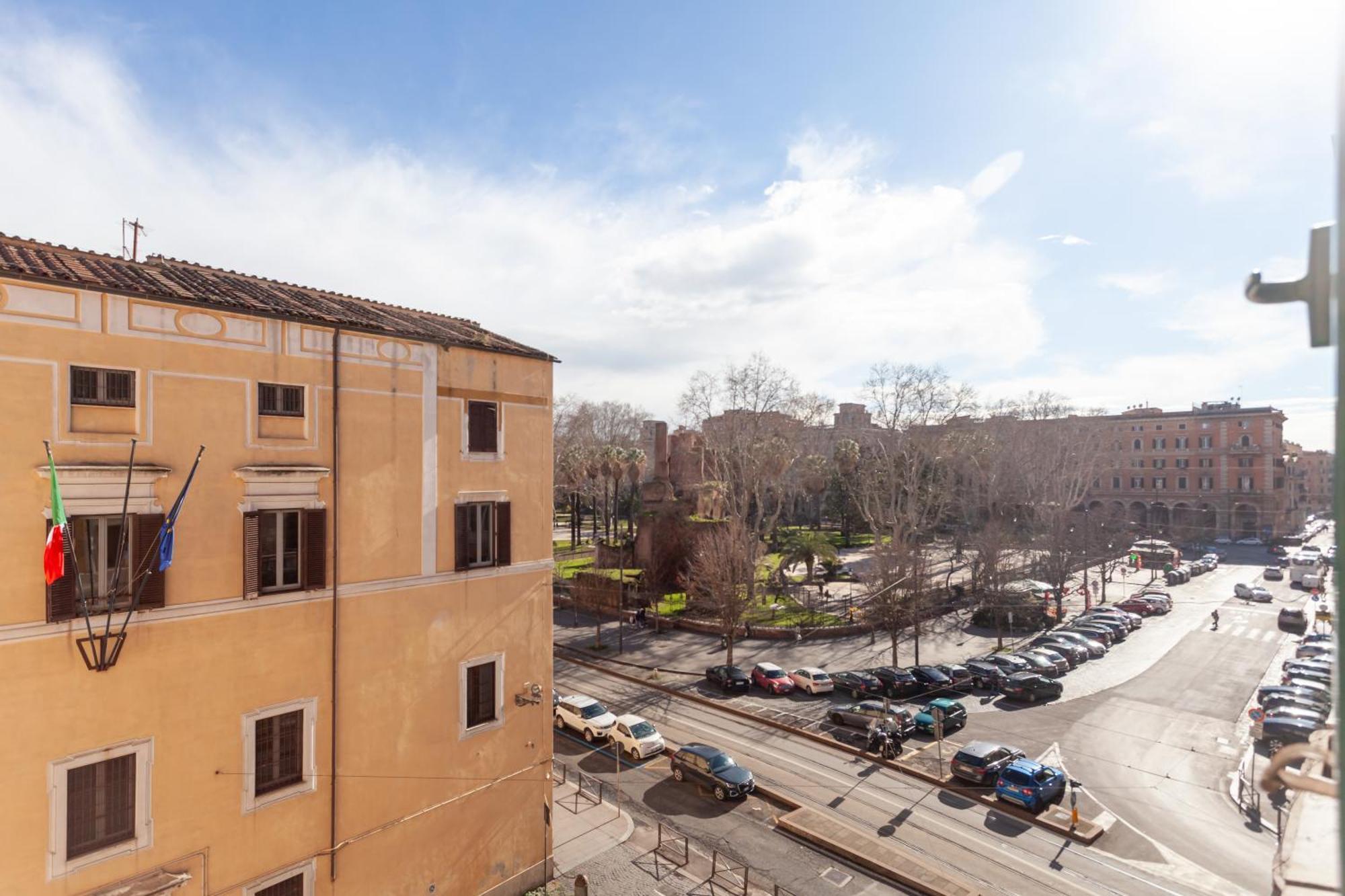 Piazza Vittorio Retreat *