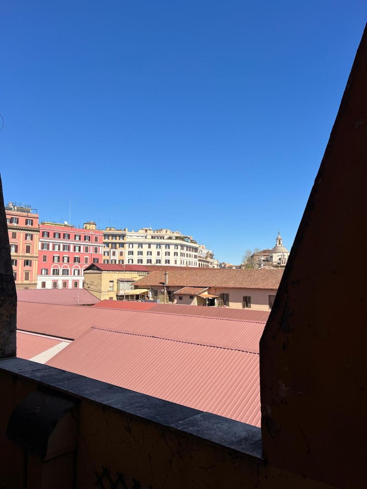 - Laterano 85 *