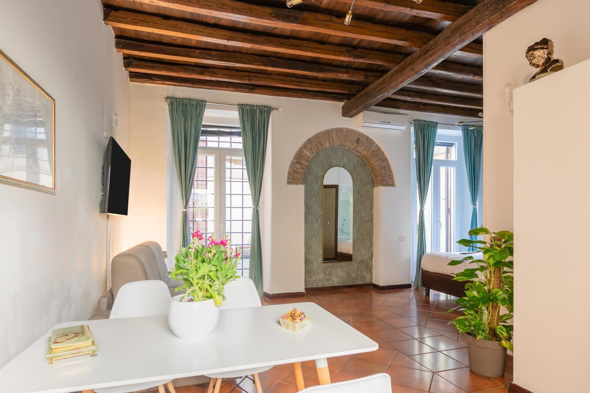 Quiet Trevi Fountain With Patio And Backyard Appartamento Roma