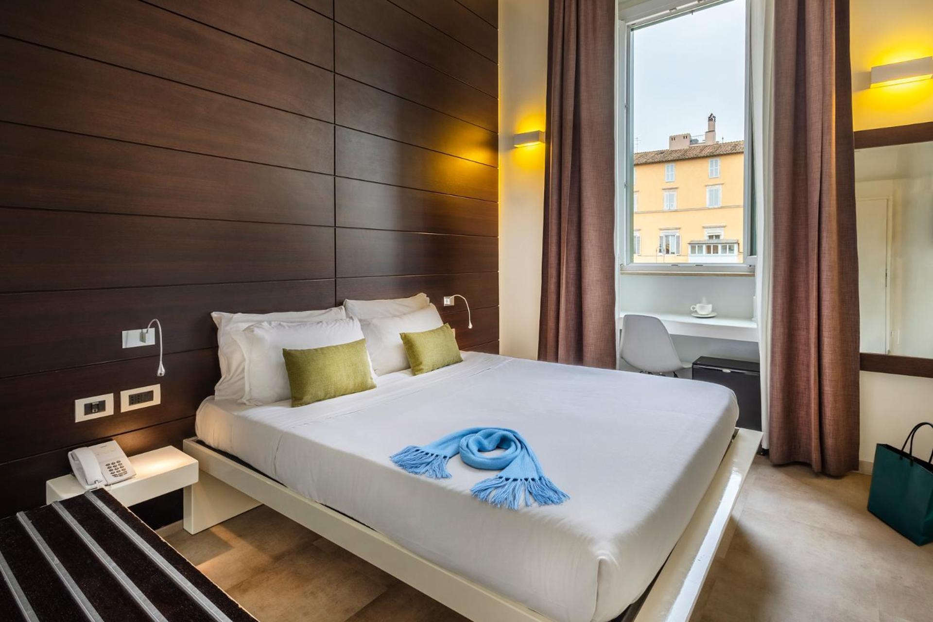 Navona Hotell 2*