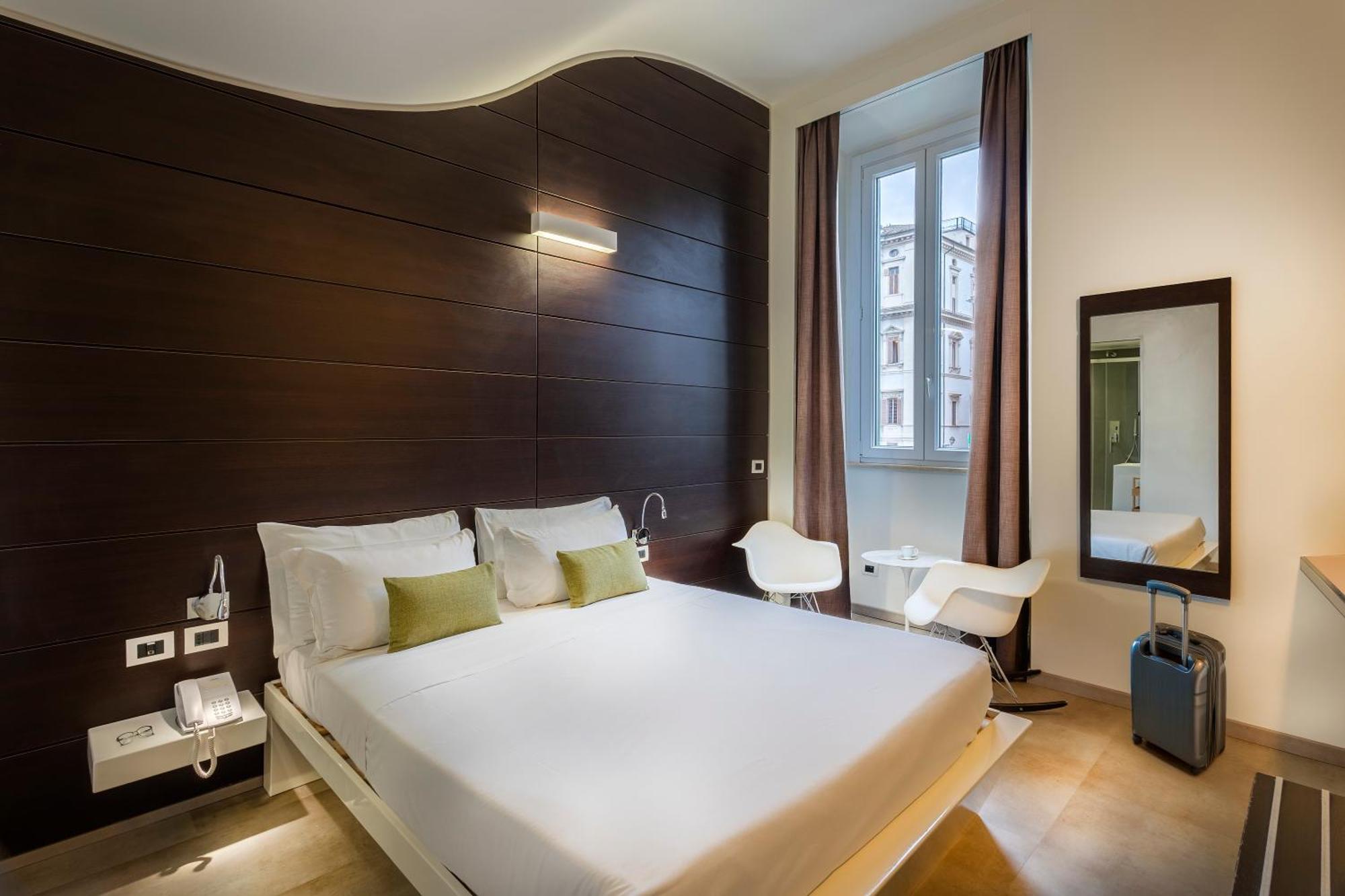 Navona Hotell 2*