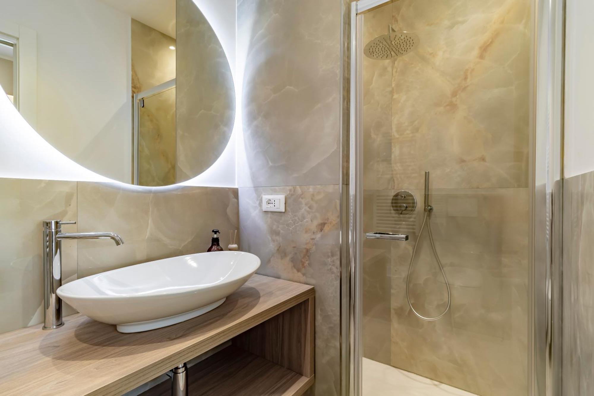 Cipro Vatican Luxury Escape