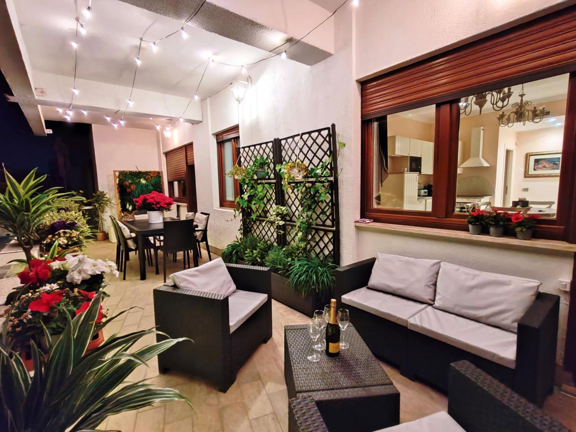 La Dolce Of Via Veneto - Prestigious With Wonderful Terrace In The Historic Center *