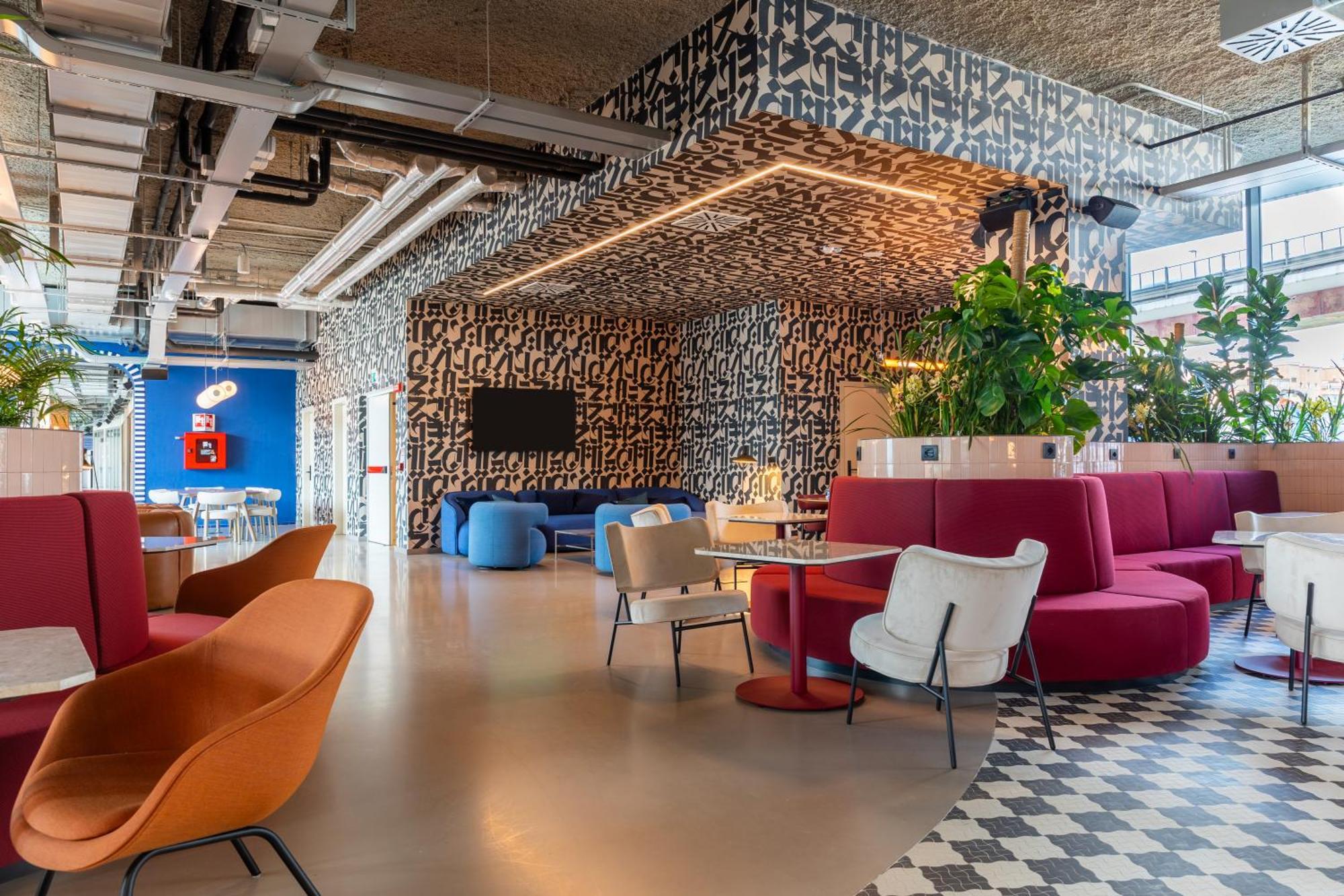 The Social Hub 4*