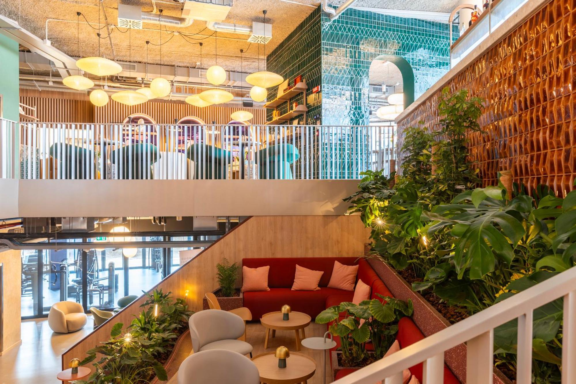 The Social Hub 4*