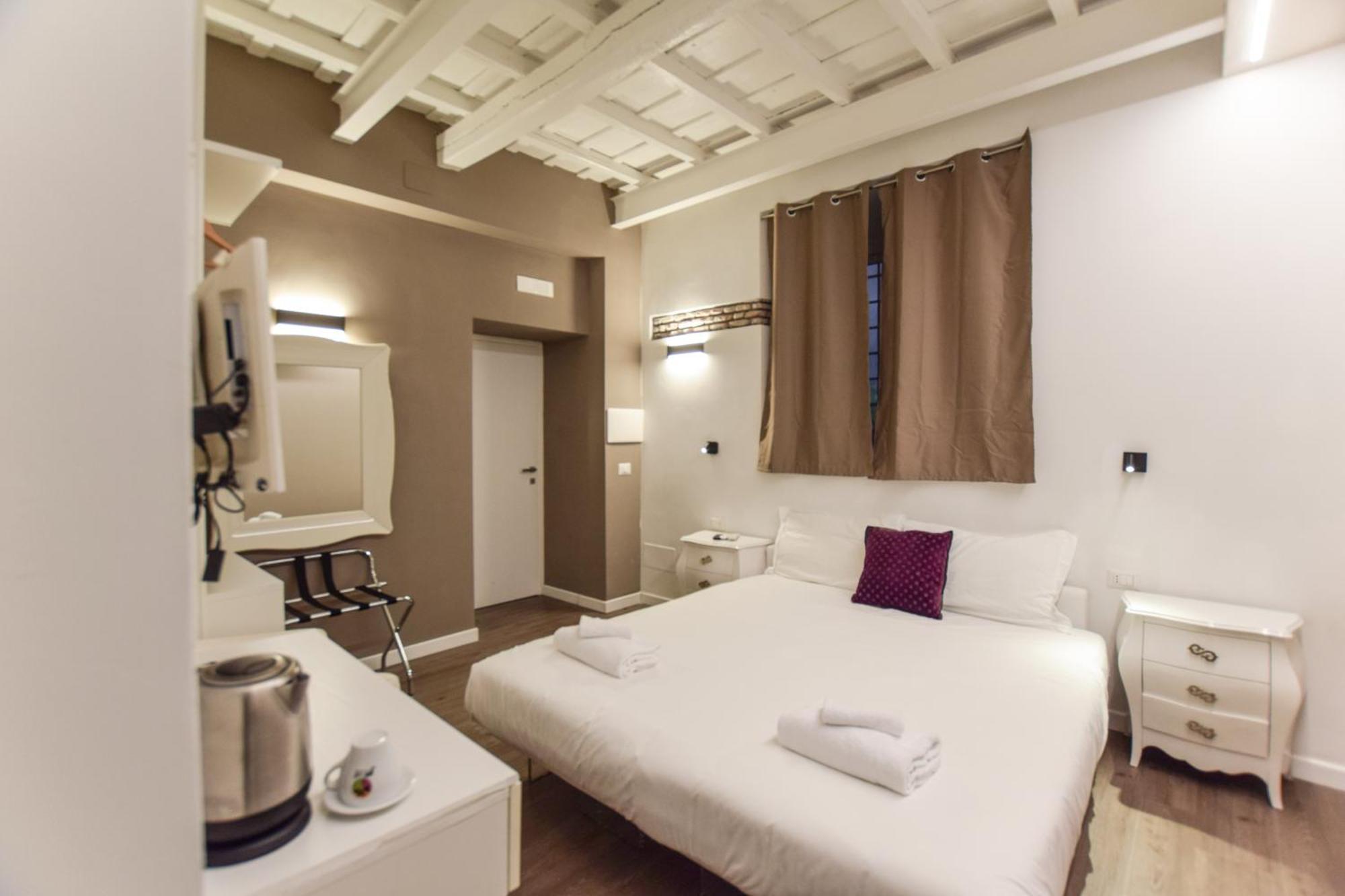 Navona Secret Affittacamere 3*