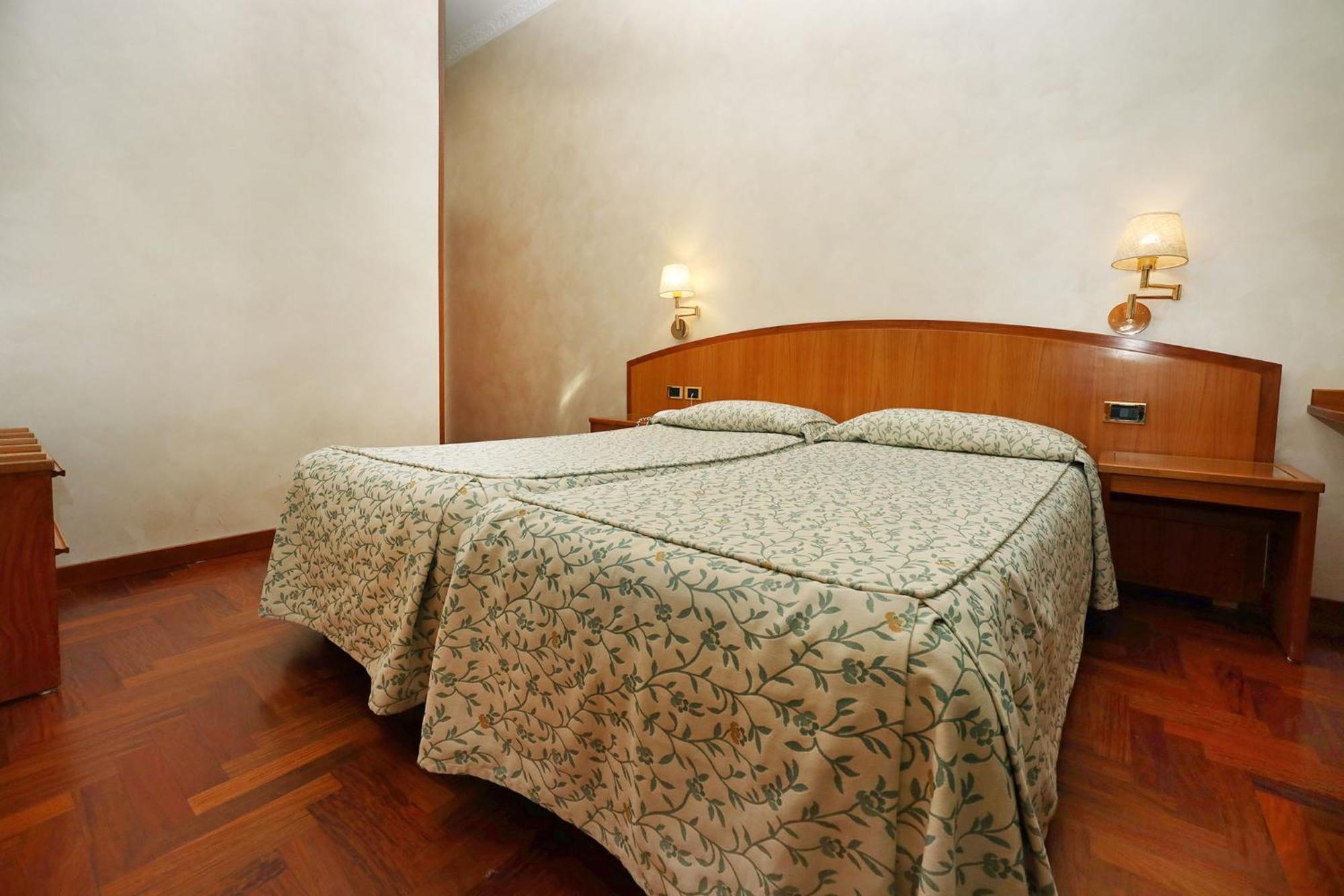 Hotel Corot Rom